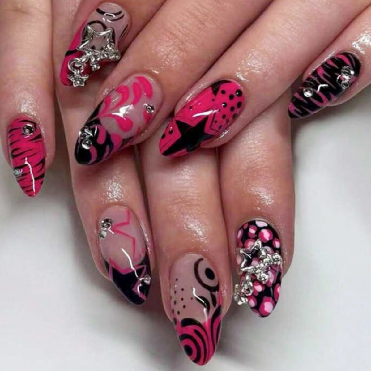 24pcs/Set Irregular Cartoon Doodle charms Press-On Nails