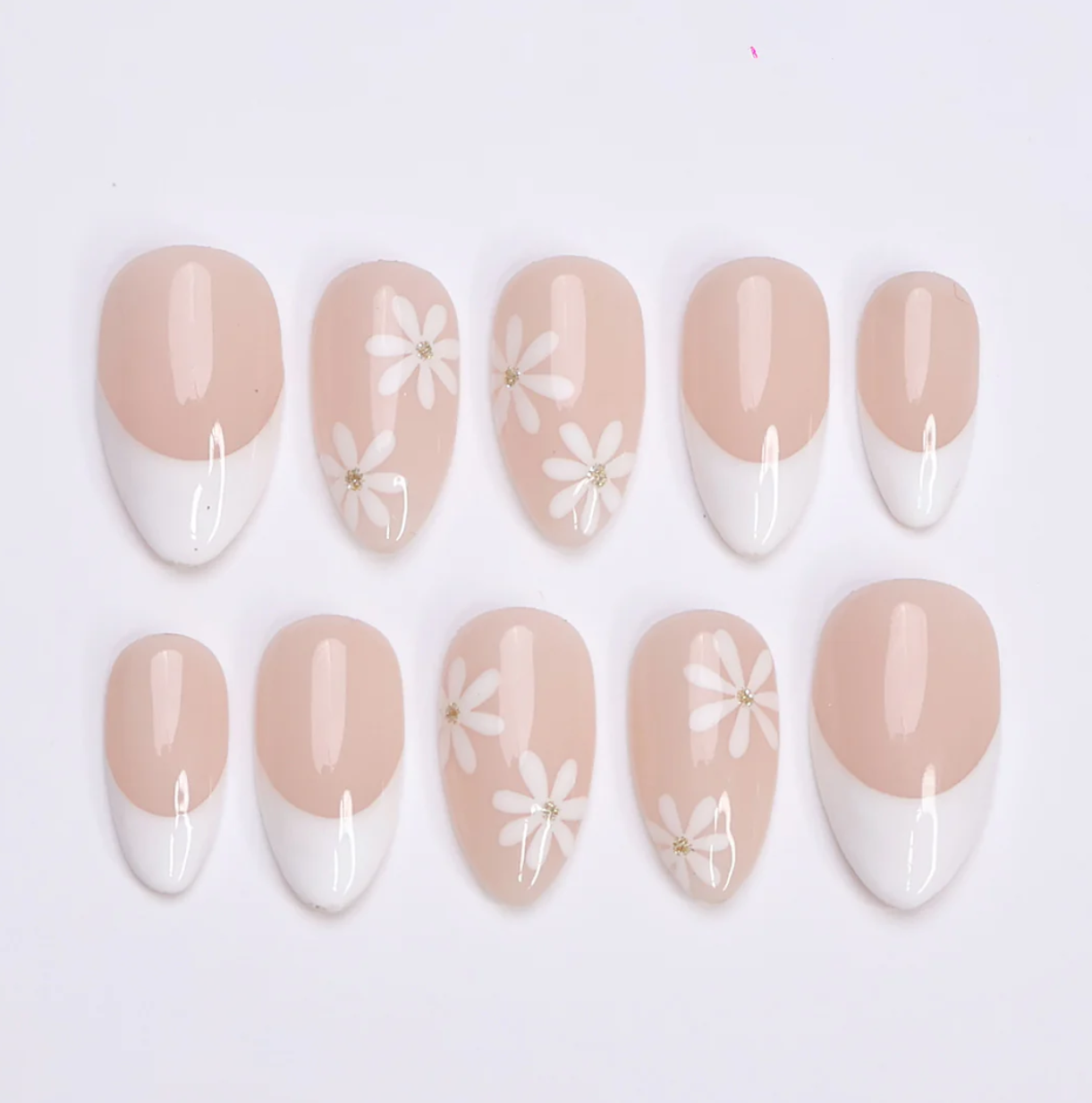 (Handmade) 10pcs/Set Tiny Hand-crafted Daisies Press on Nails