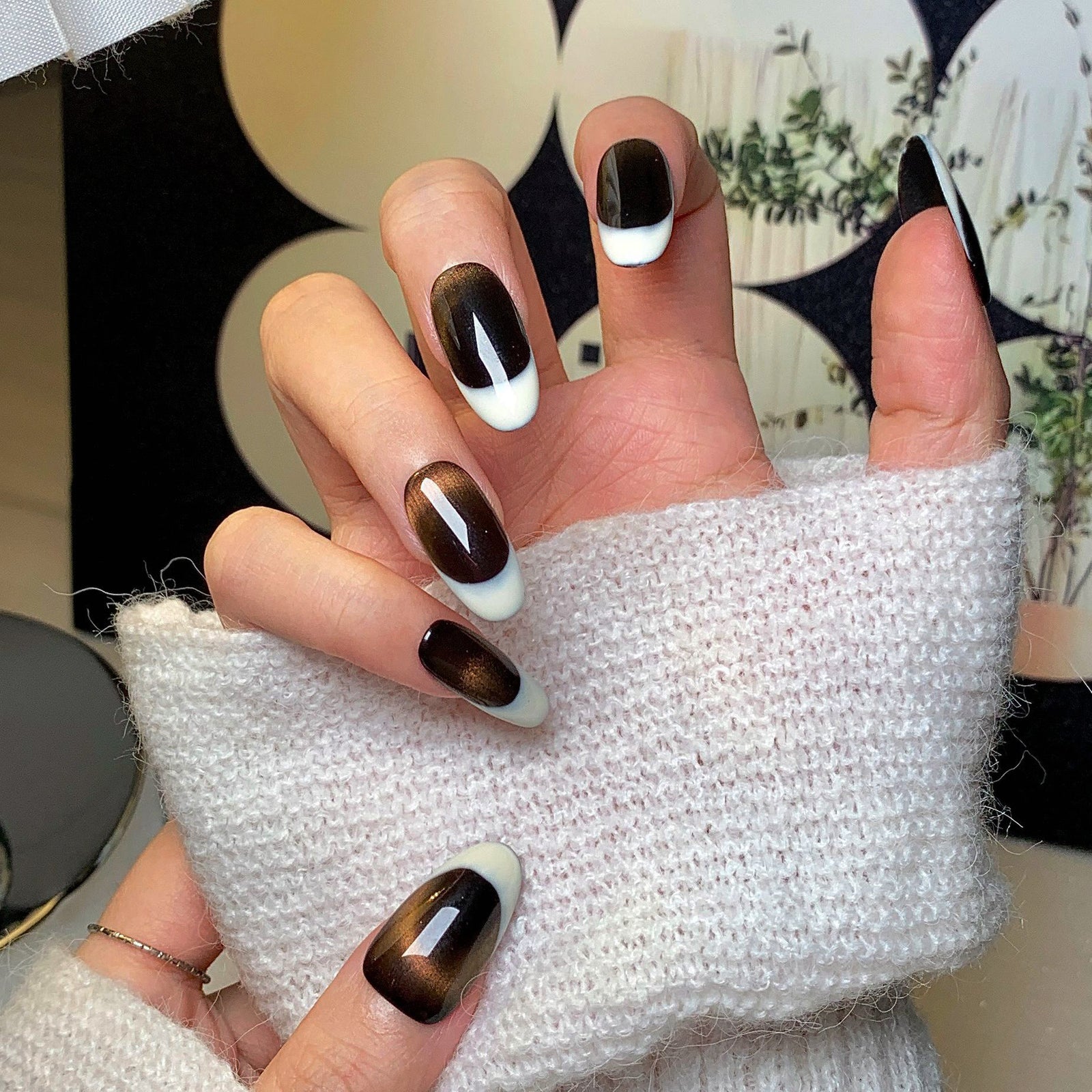 (Handmade) 10pcs/Set Black & Gold Cat Eye French Press-On Nails