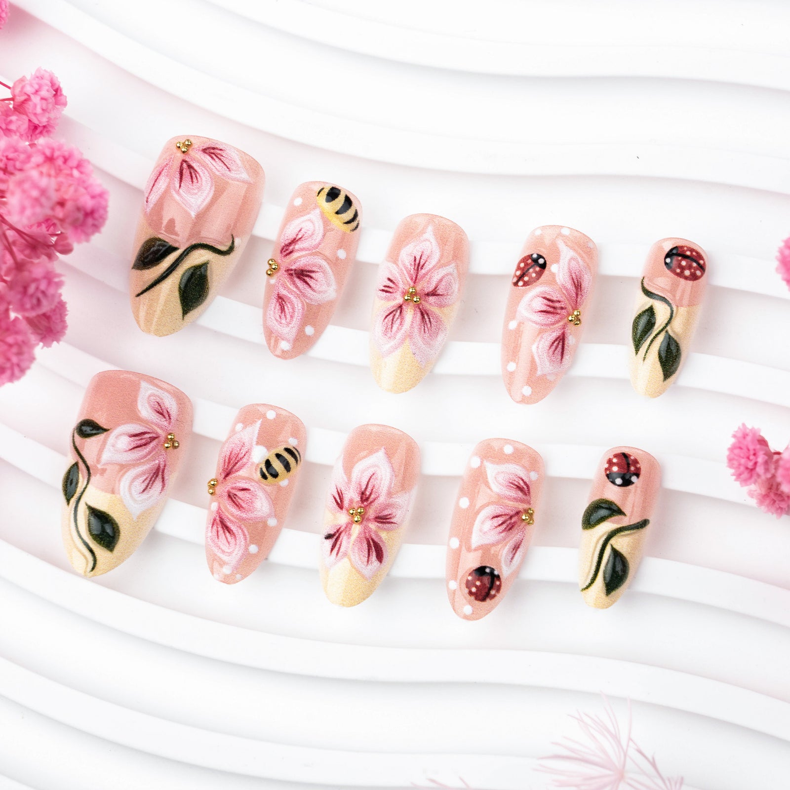 30pcs/Set 3D Floral Ladybug Press-On Nails