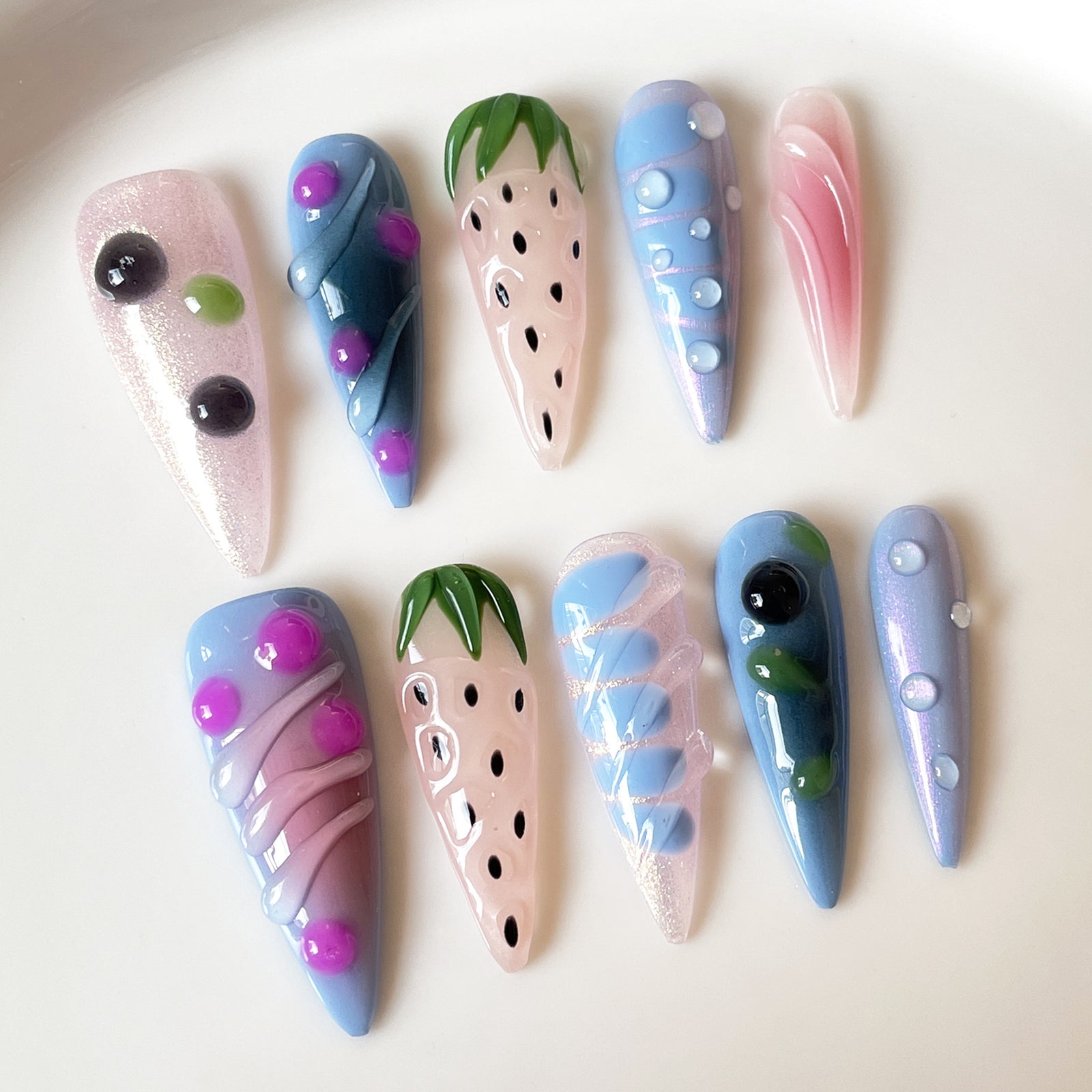 (Handmade) 10pcs/Set 3D Icy Crystal Strawberry Fruit Press-On Nails