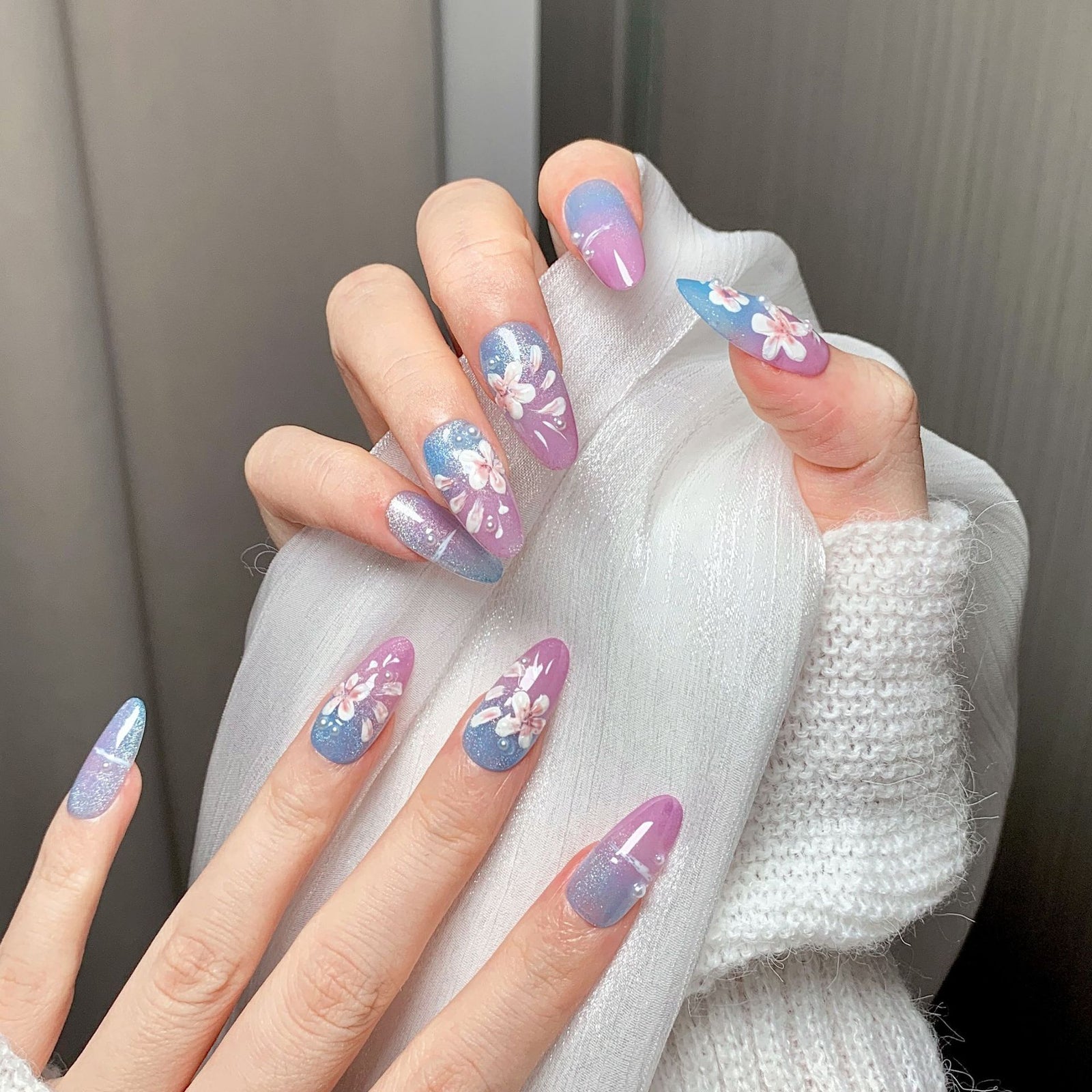 (Handmade) 10pcs/Set Hand-painted Ombre Flowers Press-On Nails