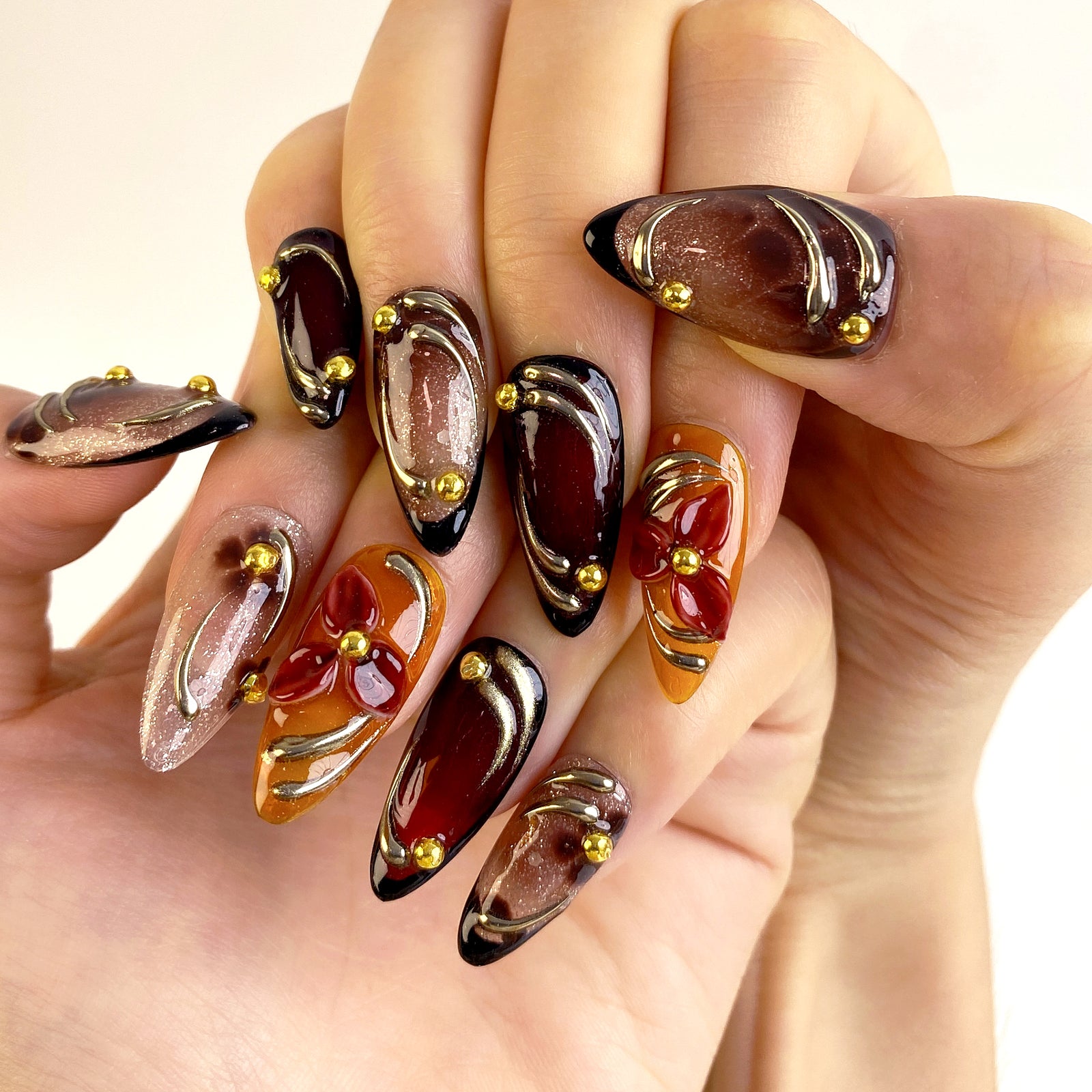 (Handmade) 10pcs/Set Autumn Winter Golden 3D Flower Press-On Nails