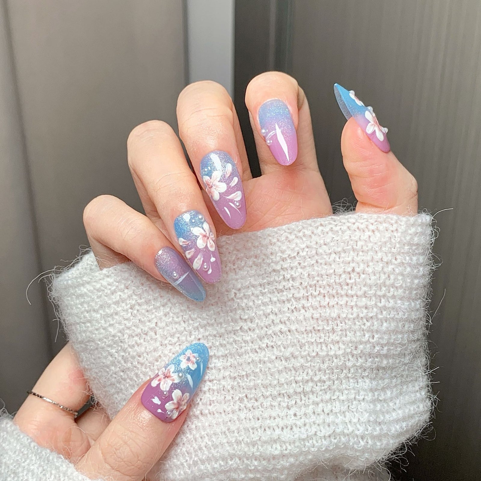 (Handmade) 10pcs/Set Hand-painted Ombre Flowers Press-On Nails