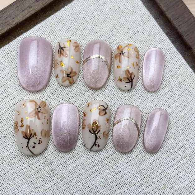 (Handmade) 10pcs/Set Light Purple Cat's Eye with Hand-Painted Flowers Short Press-On Nails