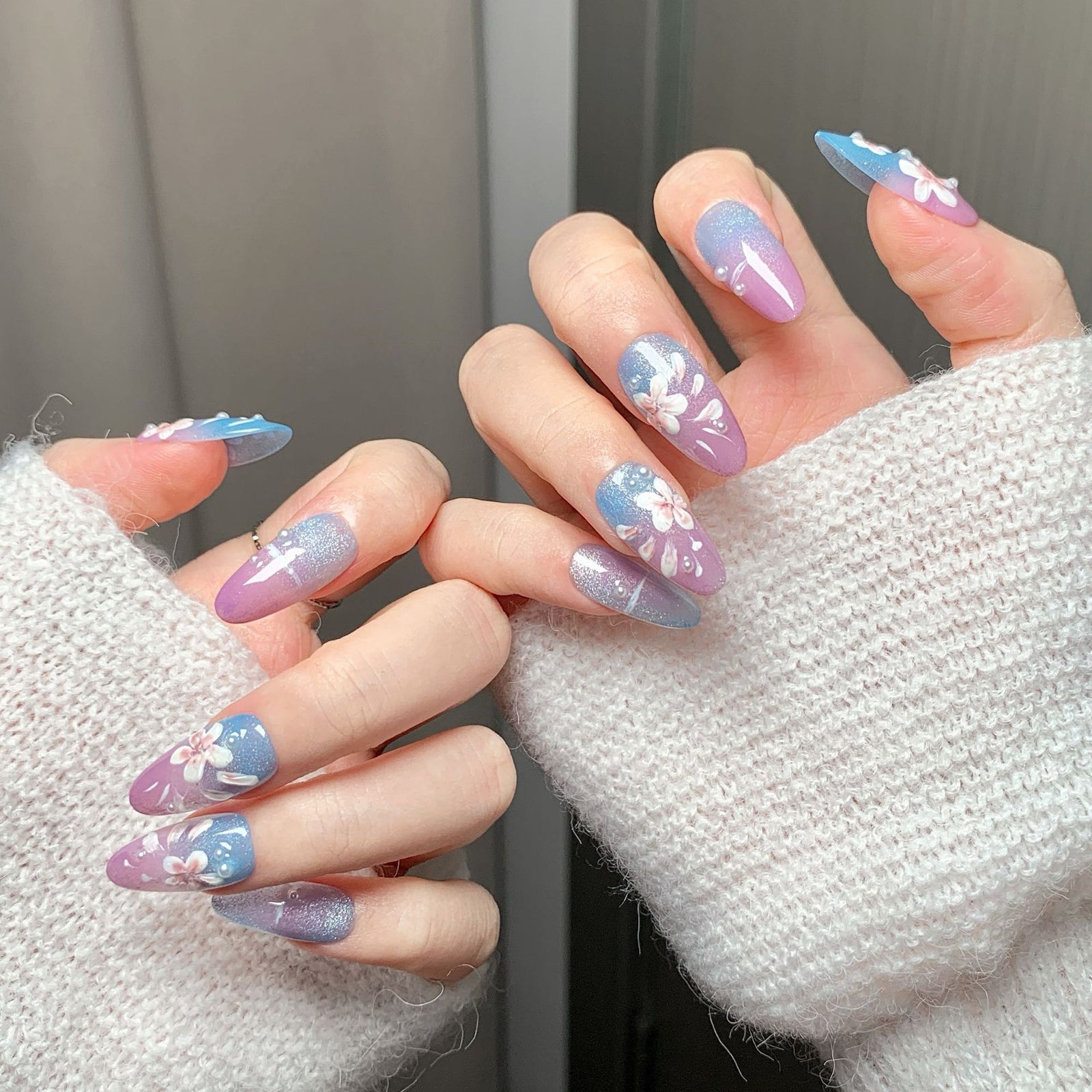 (Handmade) 10pcs/Set Hand-painted Ombre Flowers Press-On Nails