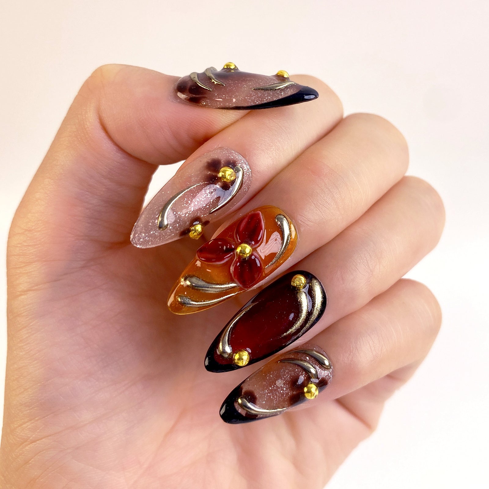 (Handmade) 10pcs/Set Autumn Winter Golden 3D Flower Press-On Nails