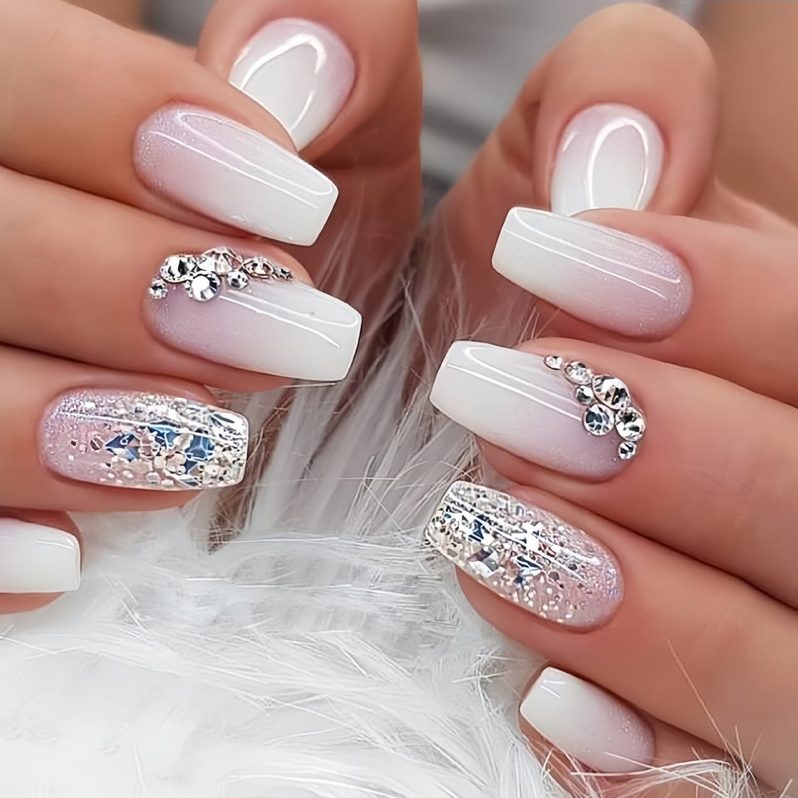 24pcs/Set Sparkling Glitter Rhinestone Pink Gradient Press-On Nails