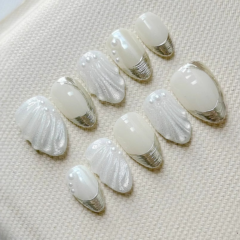 (Handmade) 10pcs/Set Shell White with Metallic Stripes Press-On Nails