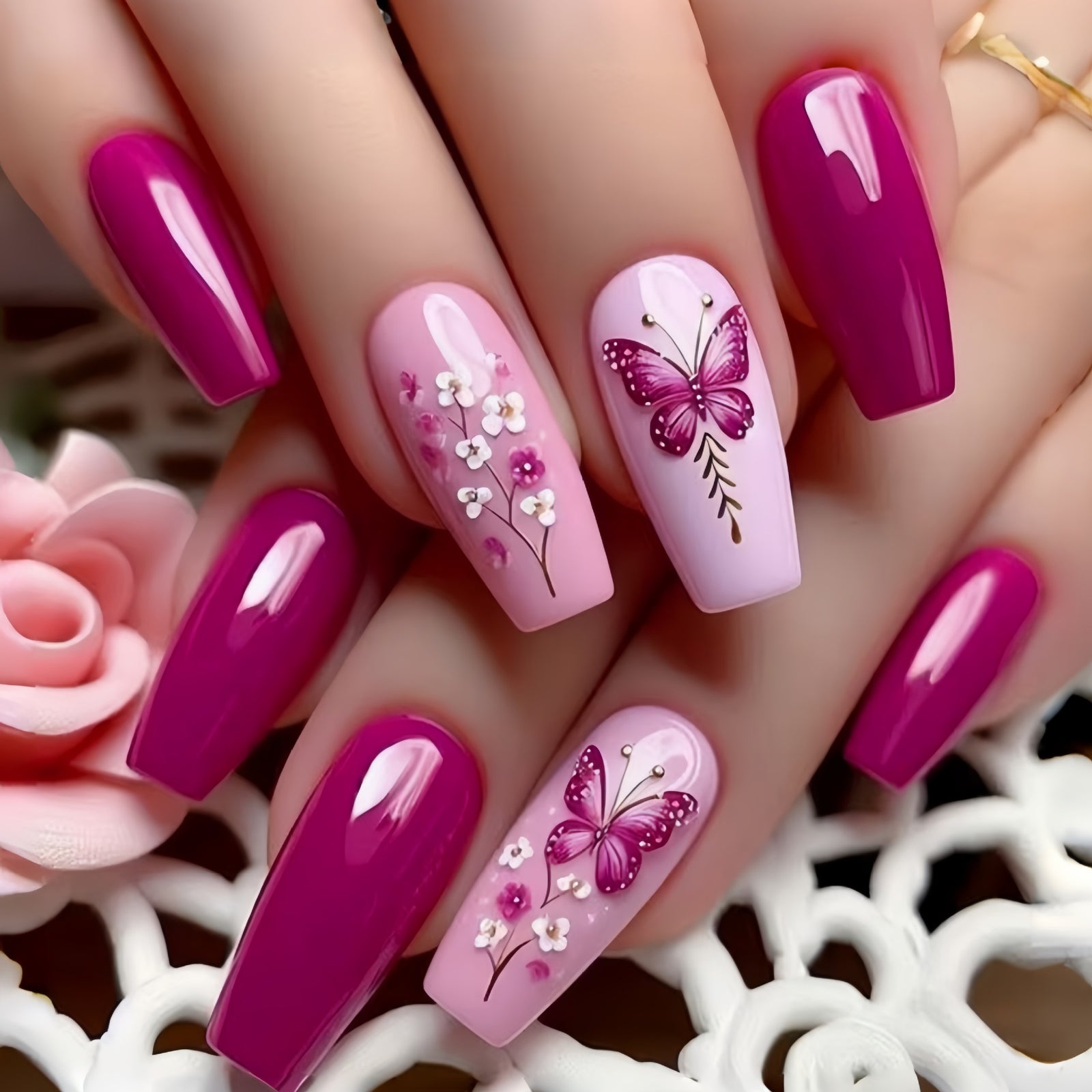 24pcs/Set Pink Butterfly Press-On Nails