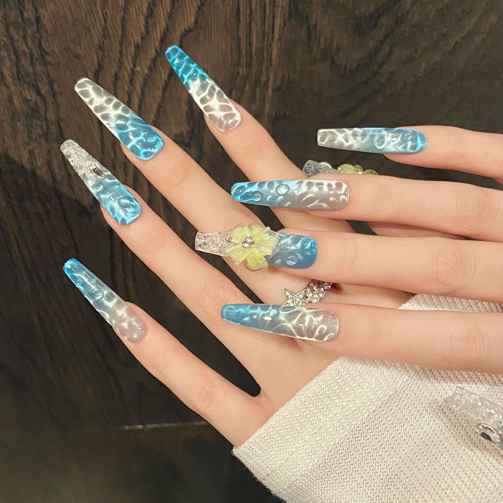 (Handmade) 10pcs/Set Icy Sparkling Cat Eye Press-On Nails