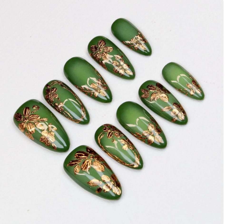 (Handmade) 10pcs/Set Green Hand Painted Gold Flower Press-On Nails