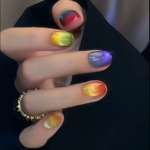 (Handmade) 10pcs/Set Colorful Gradient Cat Eye Short Press-On Nails