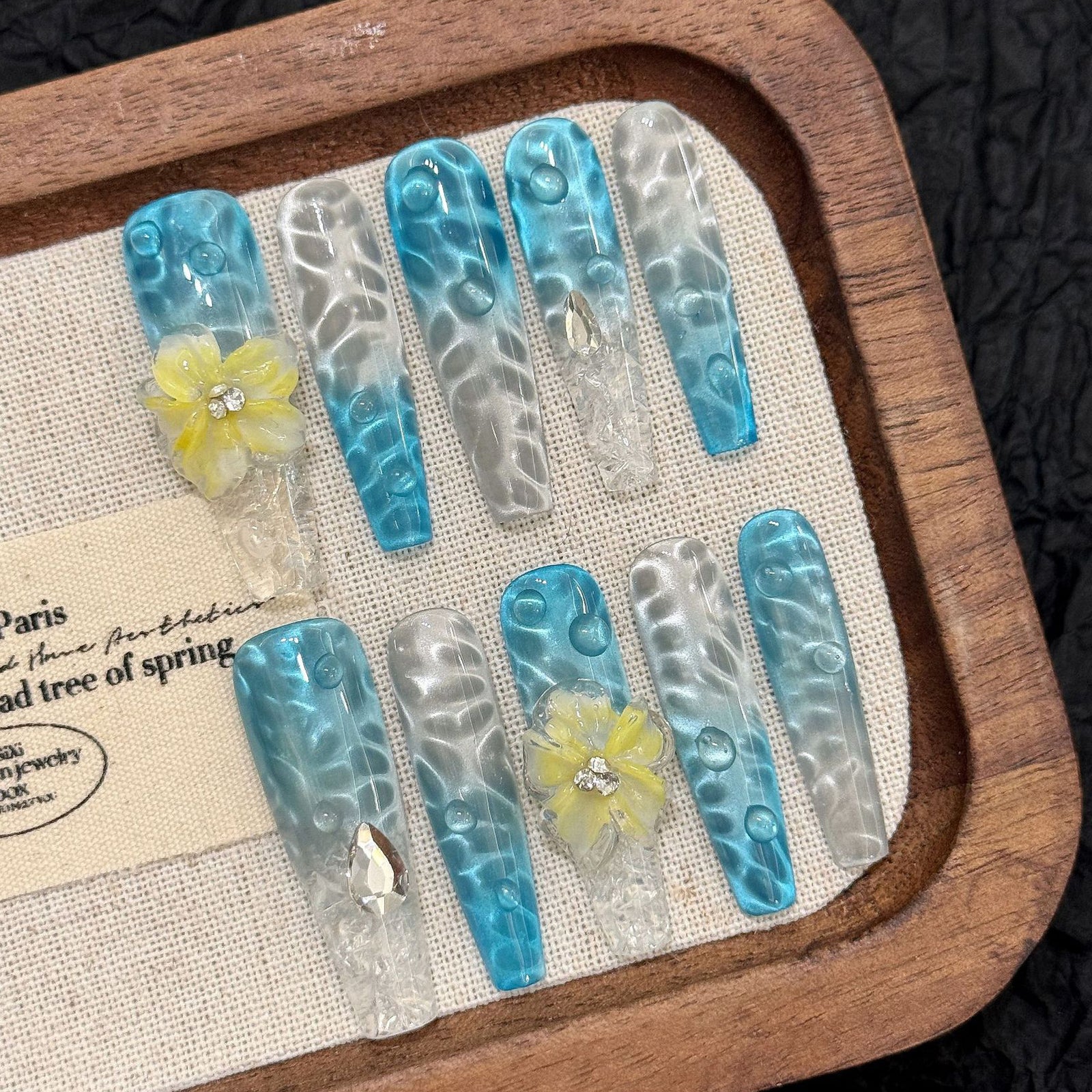 (Handmade) 10pcs/Set Icy Sparkling Cat Eye Press-On Nails