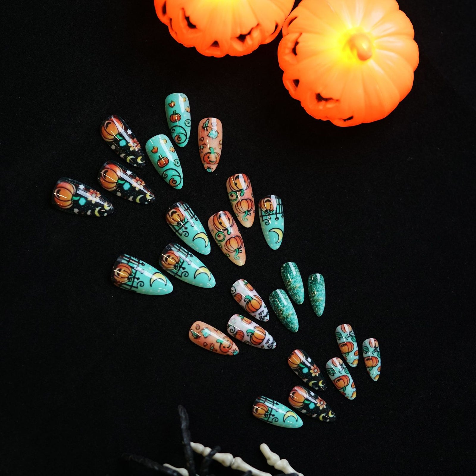 24pcs/Set Playful Pumpkin & Moon Halloween Press-On Nails