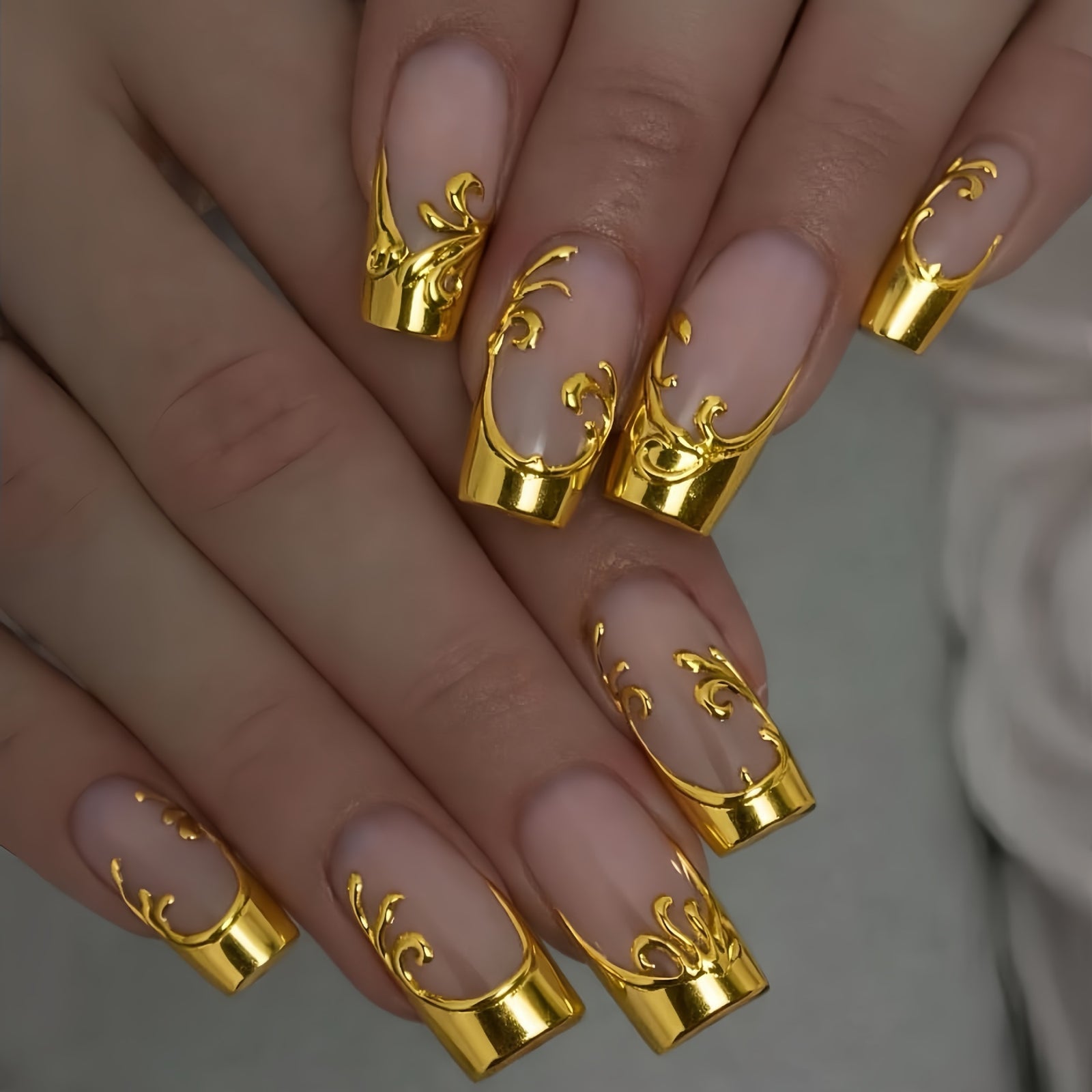 24pcs/Set 3D Nude Gold Foil Floral French Press-On Nails