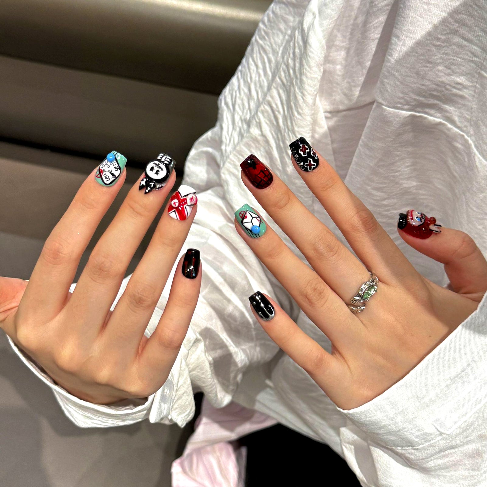 (Handmade) 10pcs/Set Cute Dark 3D Monster with Bow Press-On Nails