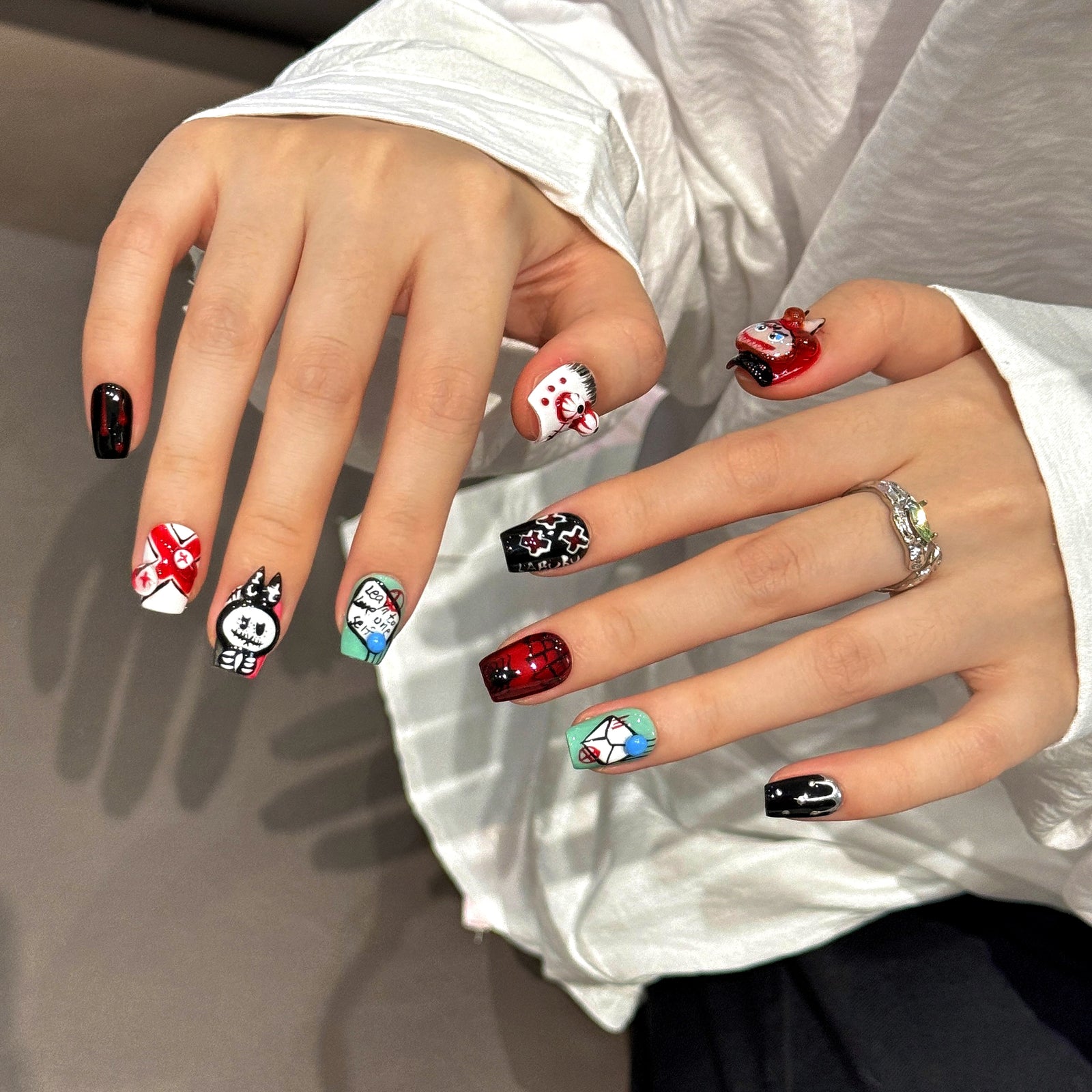 (Handmade) 10pcs/Set Cute Dark 3D Monster with Bow Press-On Nails