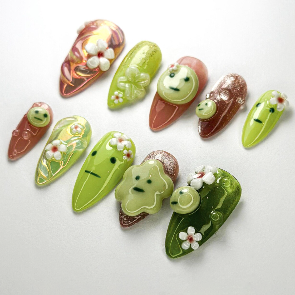 (Handmade) 10pcs/Set Cute Kawaii Pastel Smiski Press On Nails