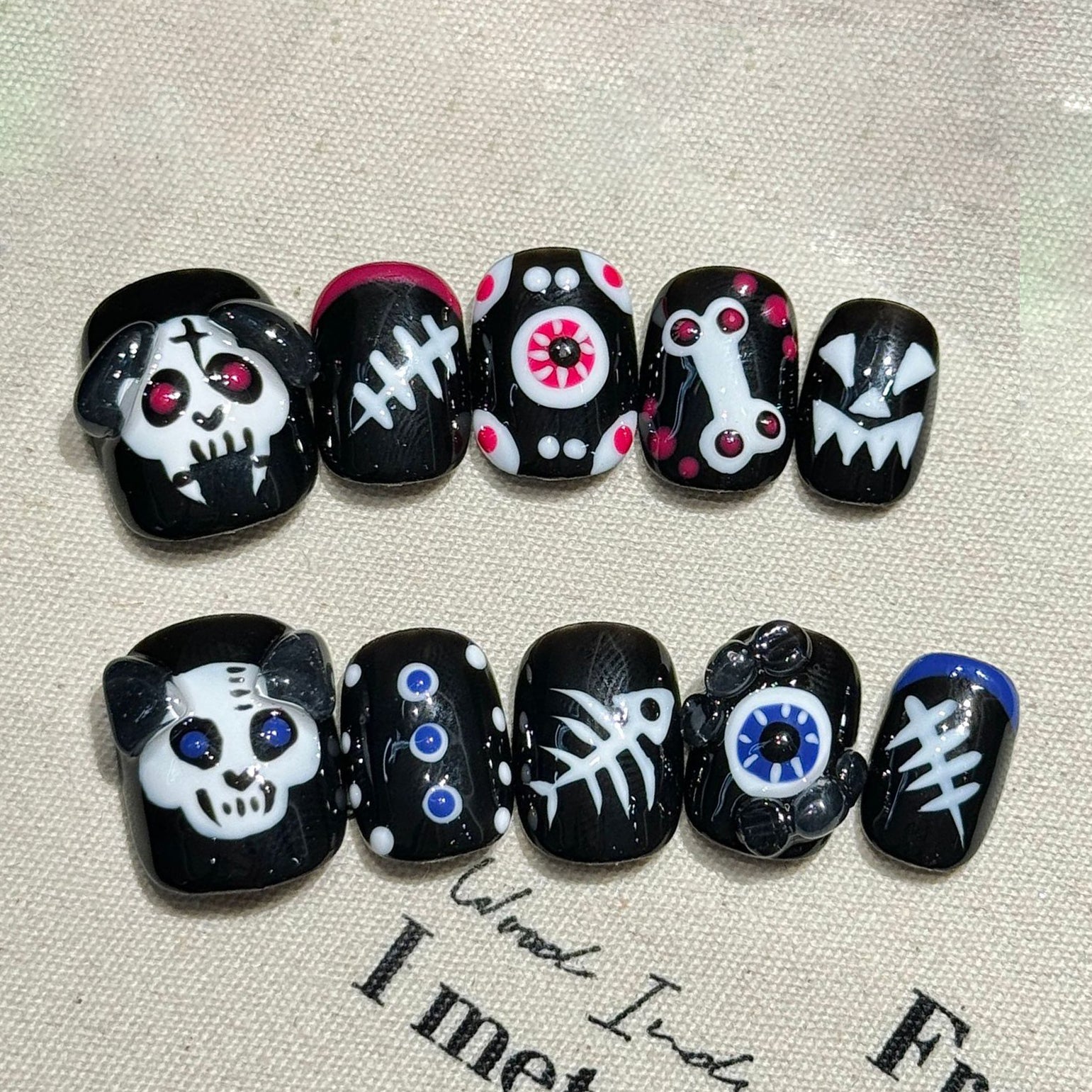 (Handmade) 10pcs/Set Halloween Painted Pumpkin Skull Press-On Nails