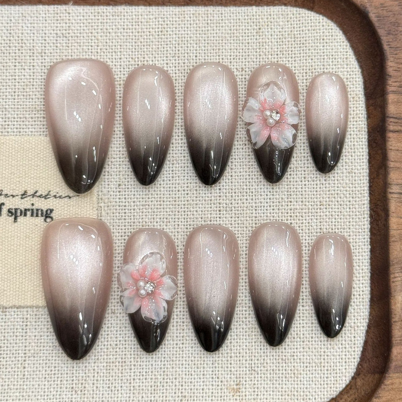 (Handmade) 10pcs/Set 3D Ice Flower with Black Gradient French Tips Press-On Nails