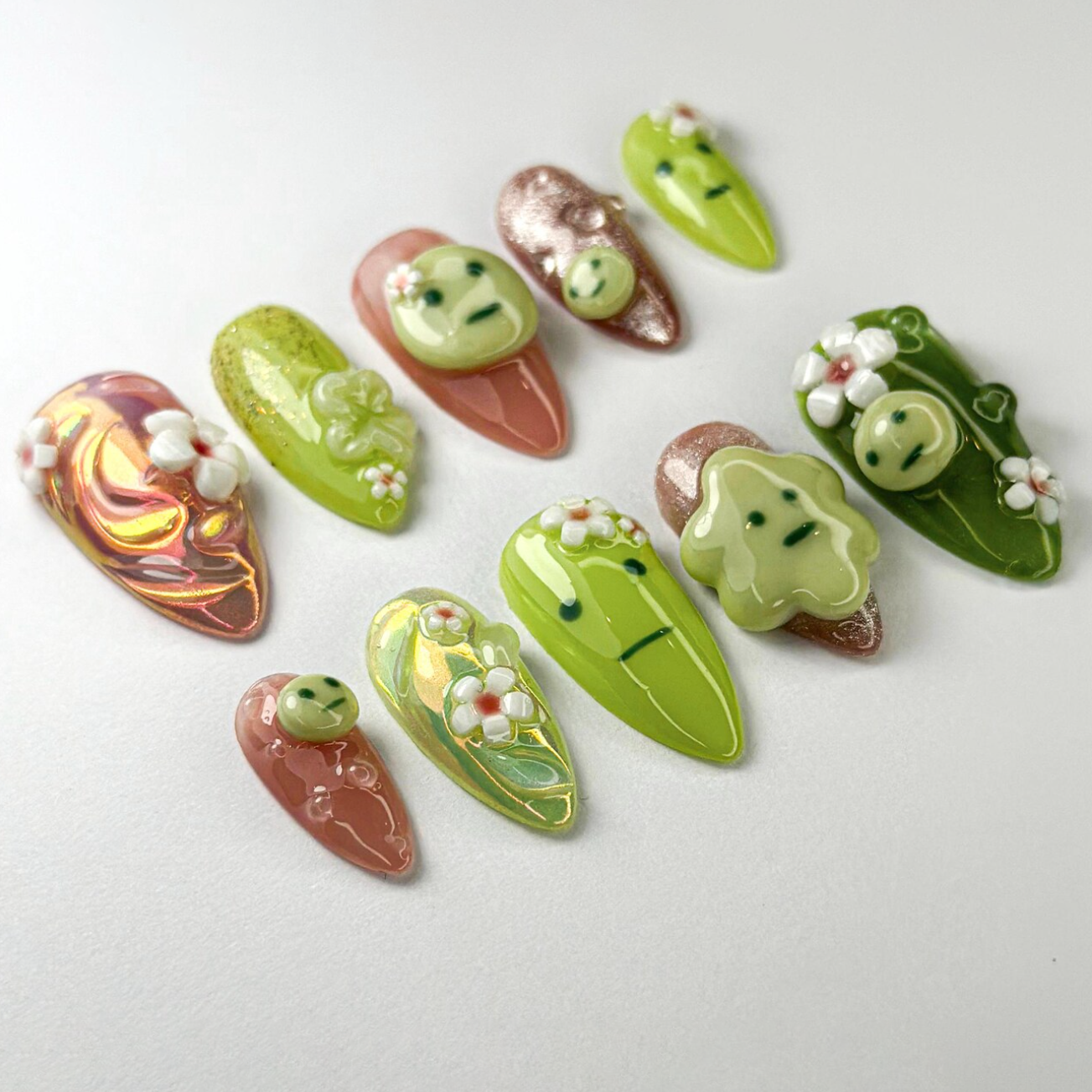 (Handmade) 10pcs/Set Cute Kawaii Pastel Smiski Press On Nails