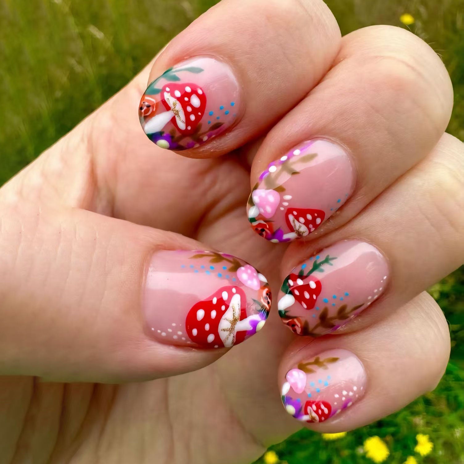 24pcs/Set Red Mushroom French Press On Nails