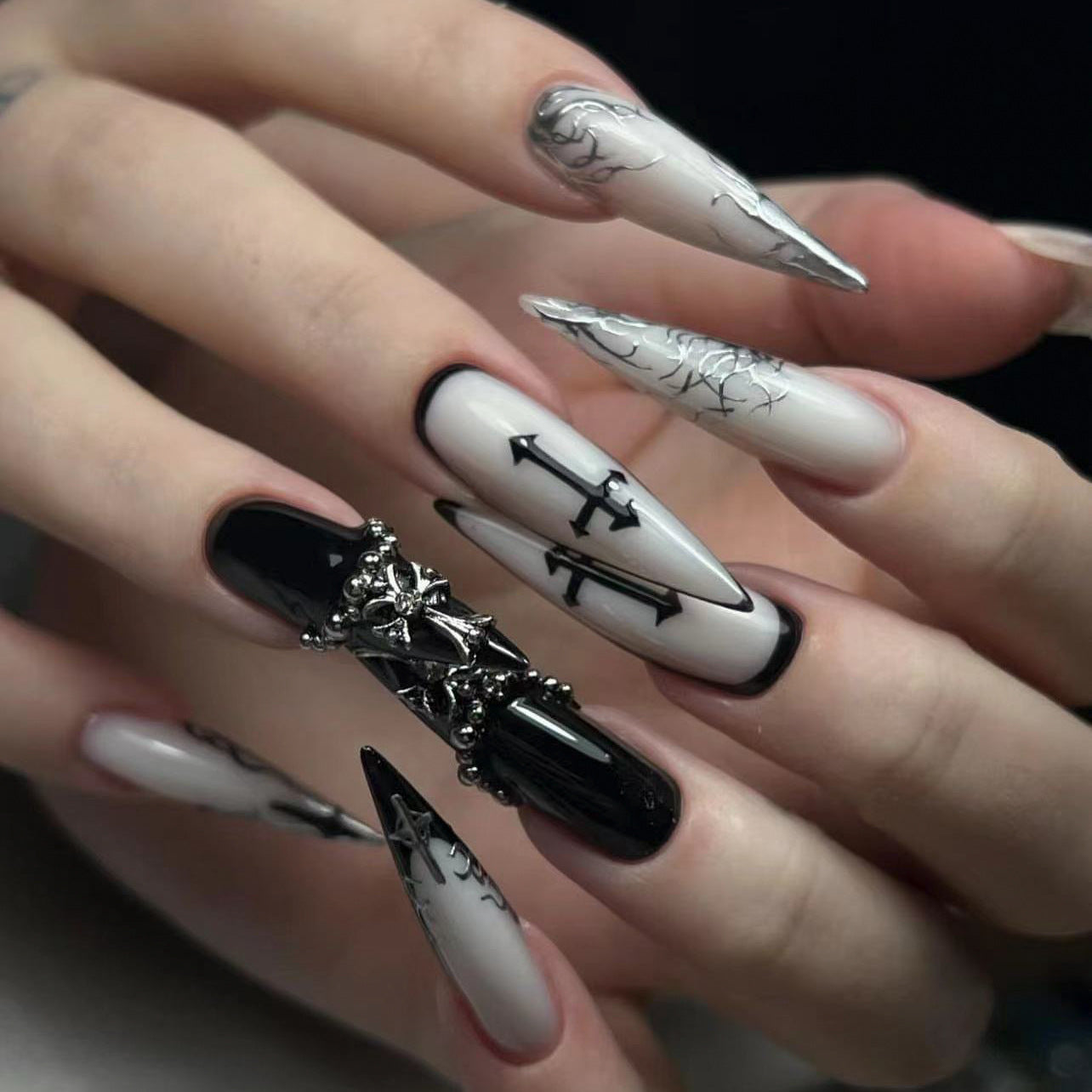 24pcs/Set Gothic Cross French Press-On Nails