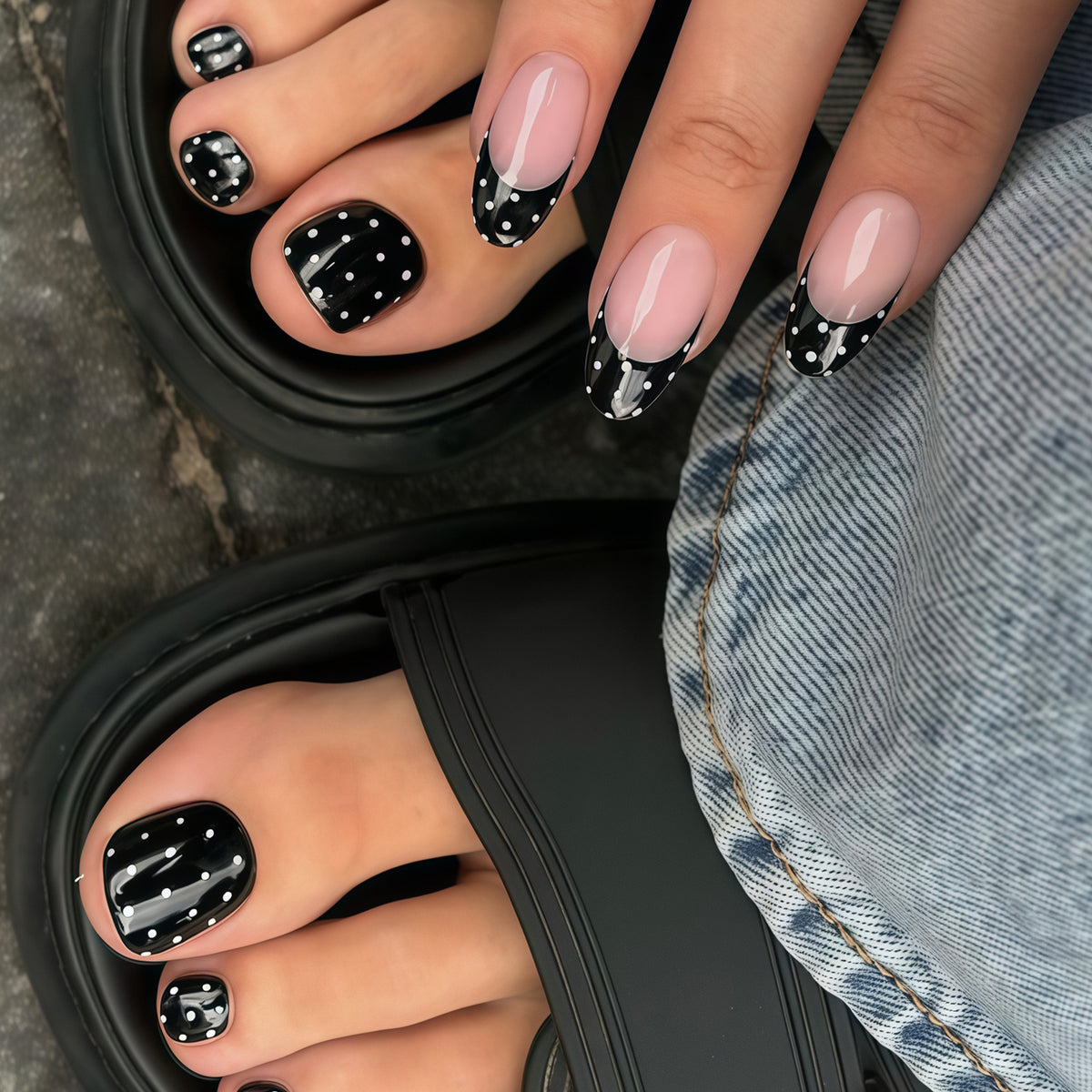 24pcs/Set White Polka Dot French Press On Nails