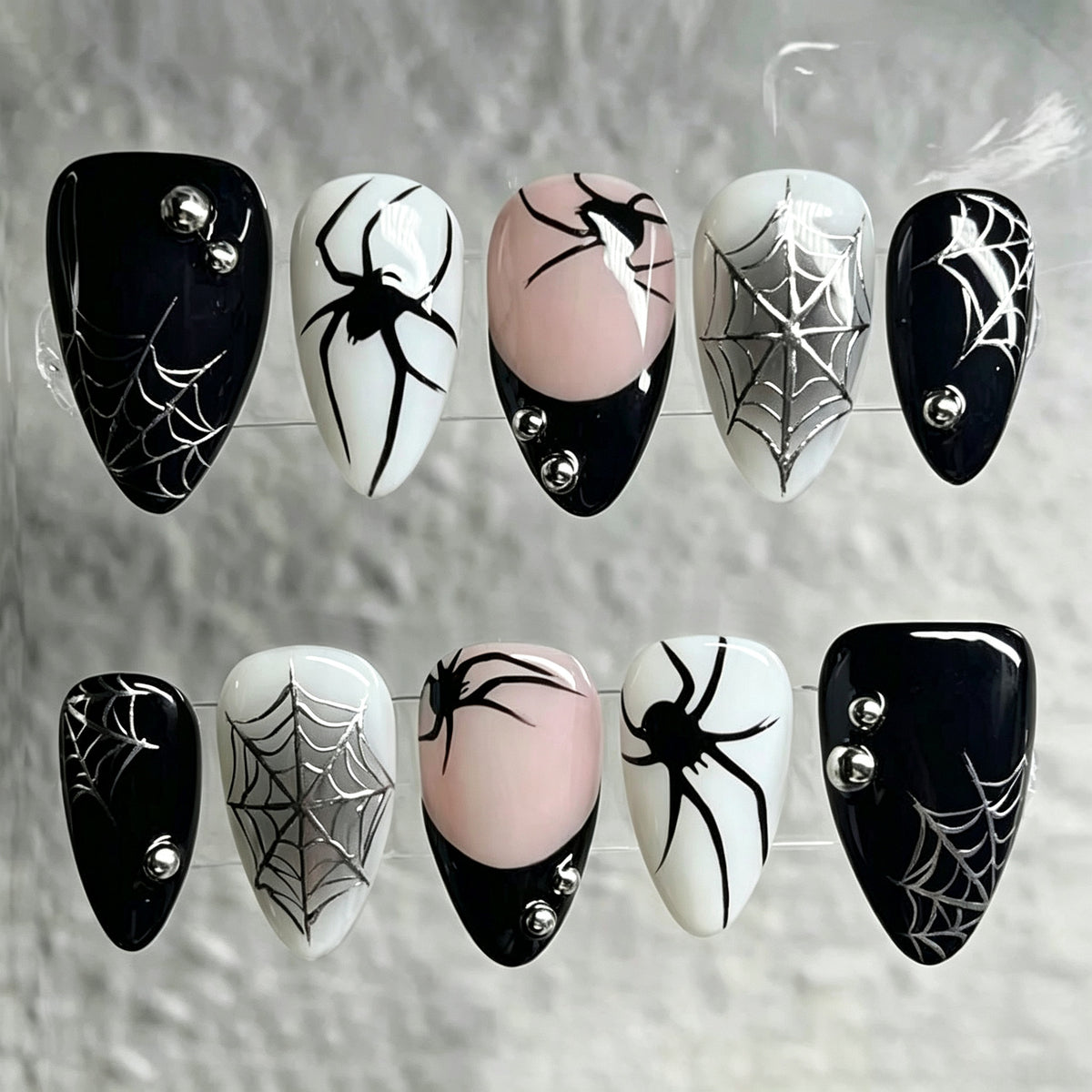 30pcs/Set Gold Foil Spiderweb French Press-On Nails