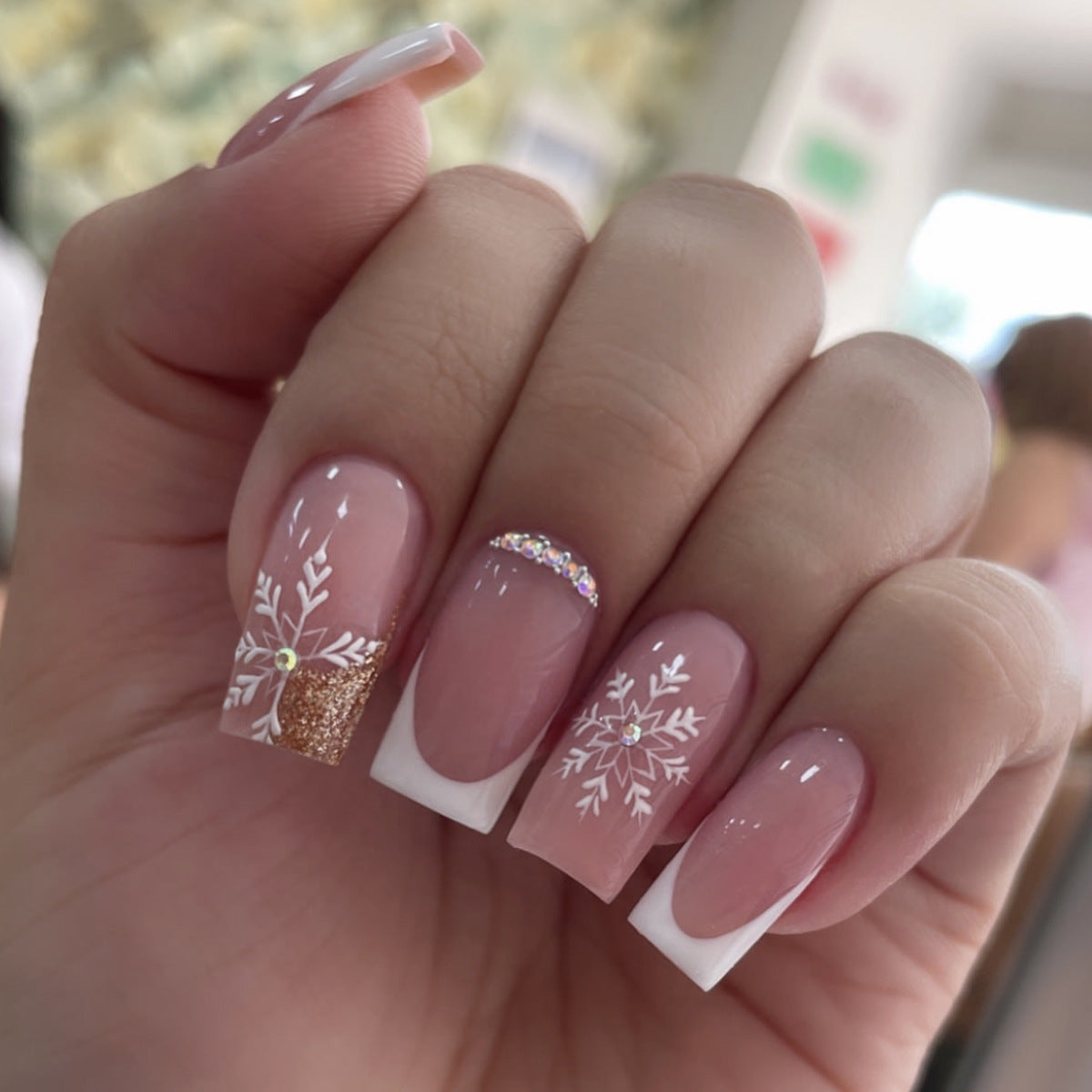 24pcs/Set White French Tips with Glitter Snowflakes Press-On Nails