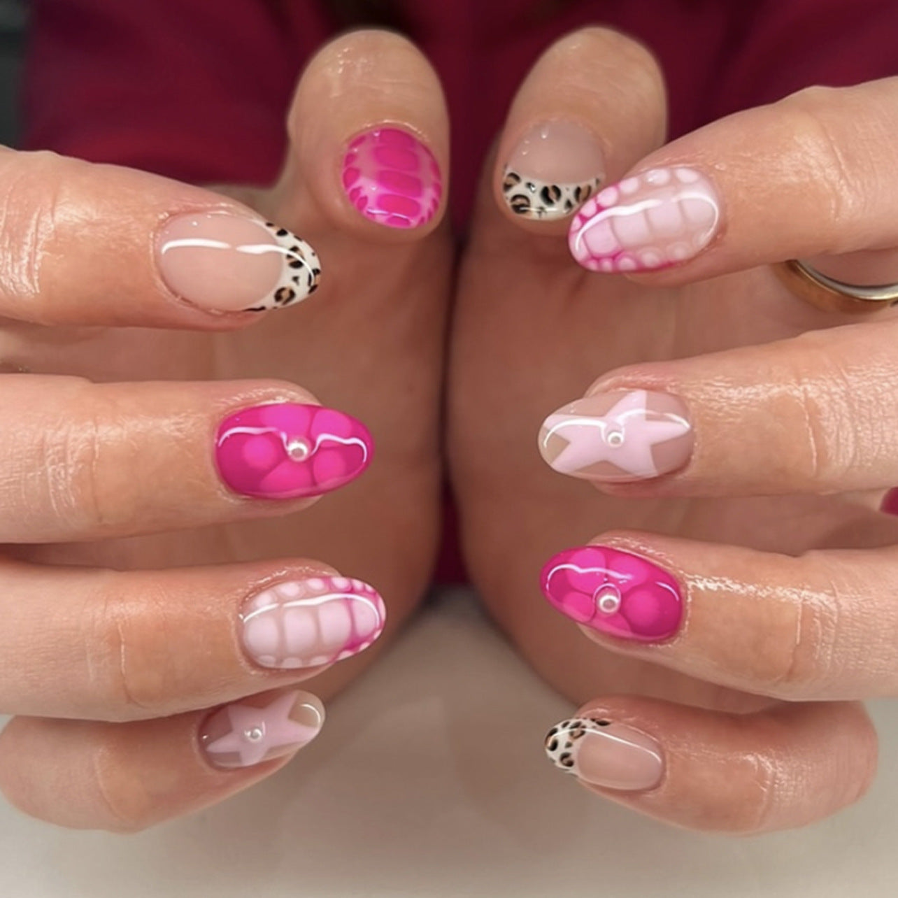 24pcs/Set Hot Pink French Tip Floral Star Press-On Nails