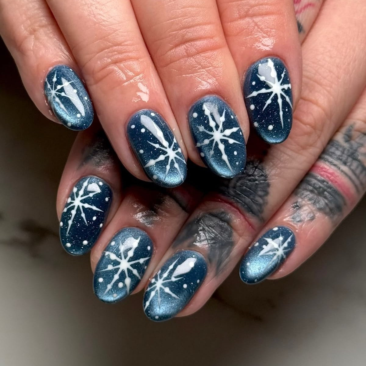 24pcs/Set Hazy Blue Cat Eye Snowflake Press-On Nails