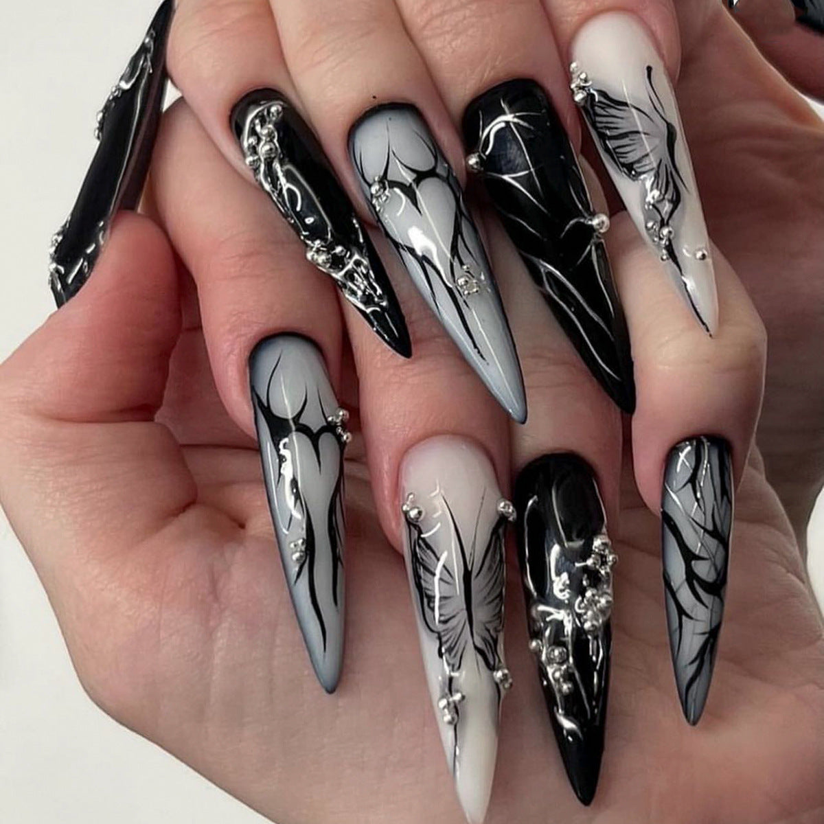 24pcs/Set Halloween Dark Heart Butterfly Press-On Nails