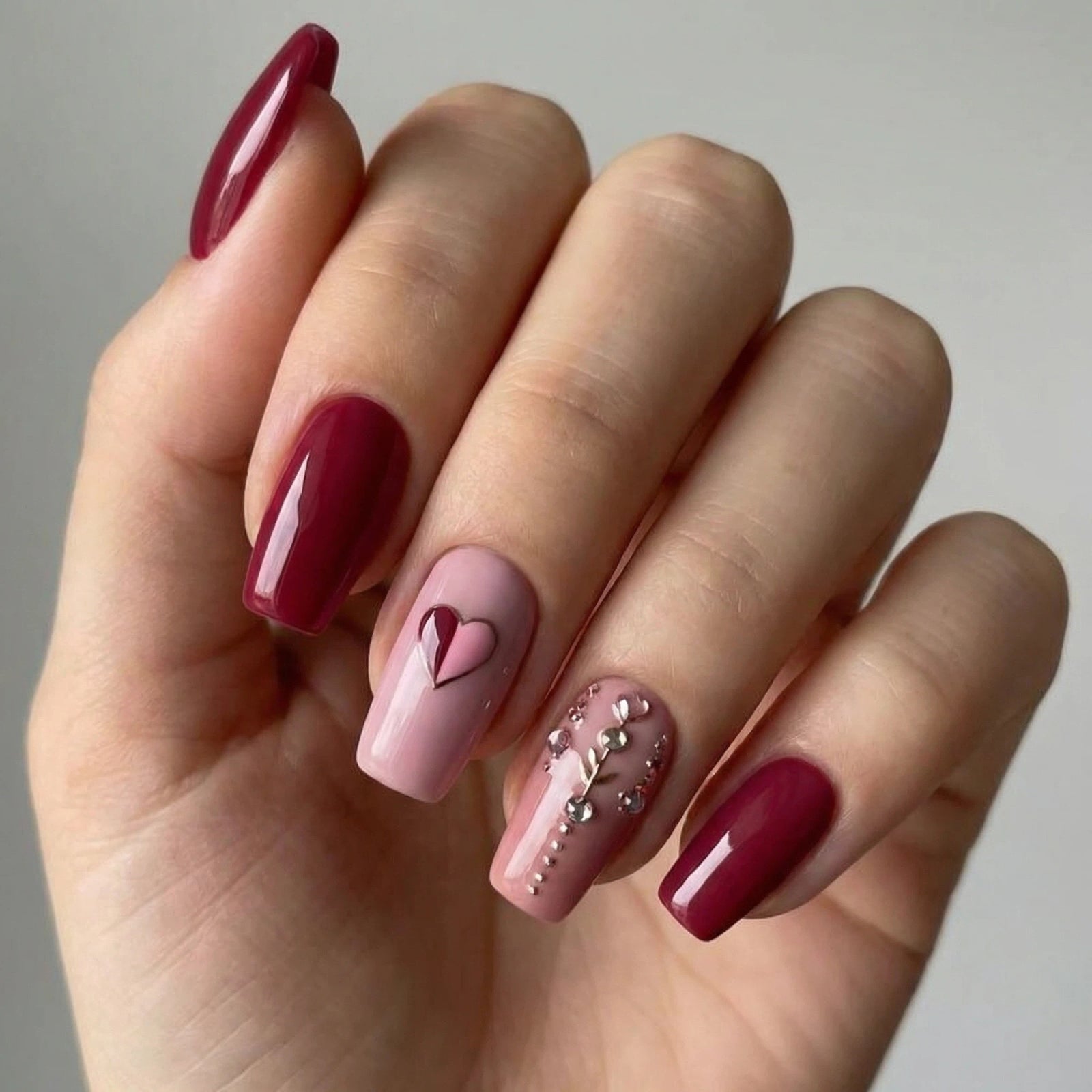 24pcs/Set Heart Press-On Nails