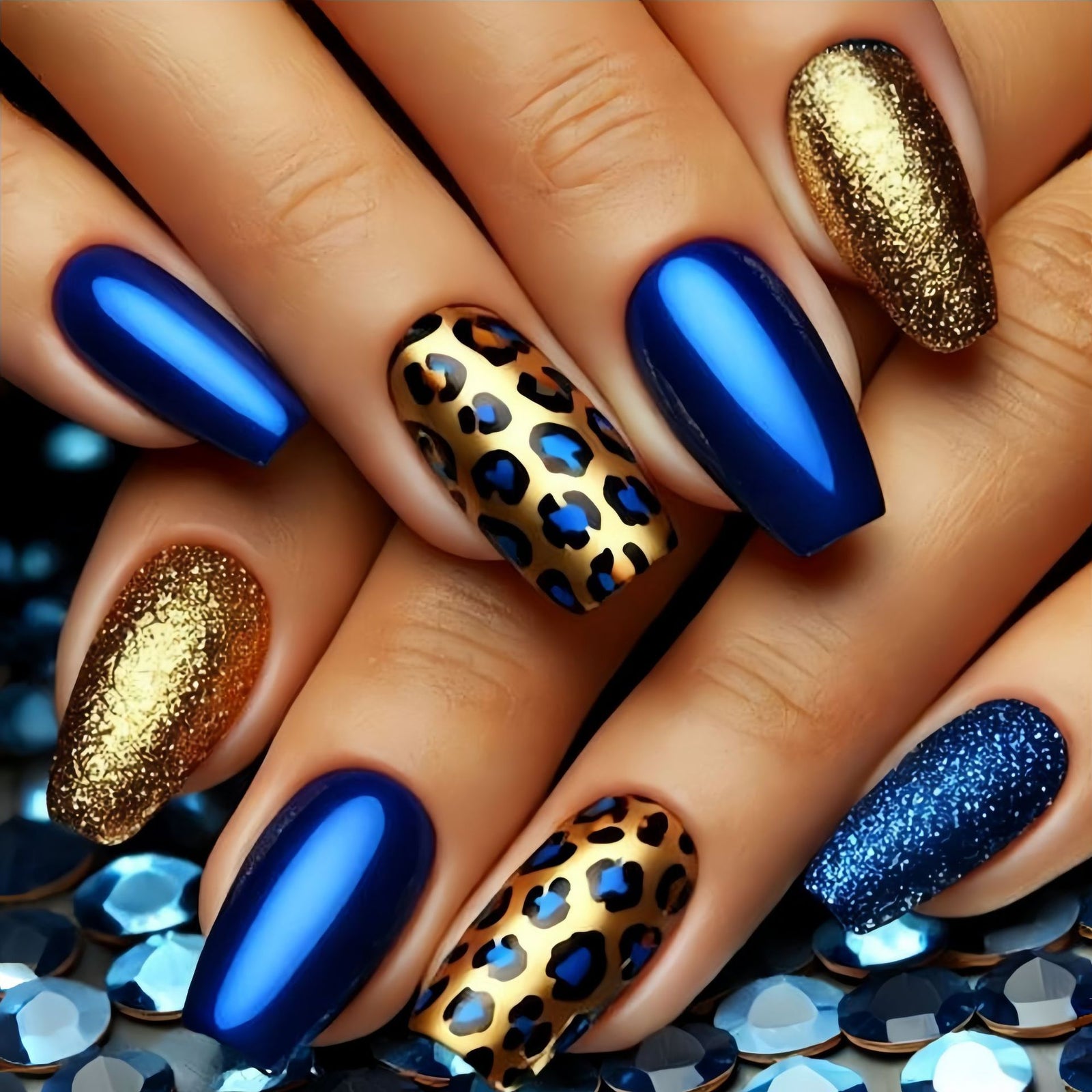 24pcs/Set Blue Leopard Print Gold Glitter Press-On Nails
