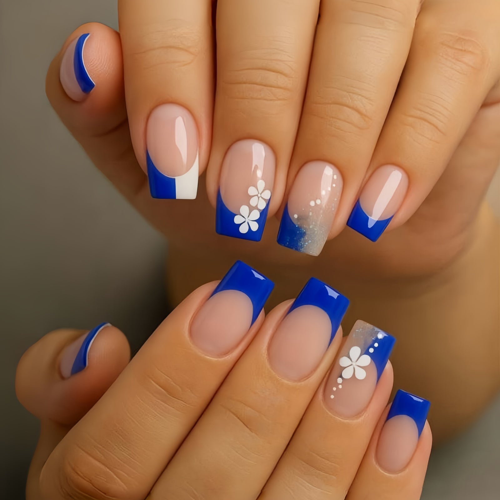 24pcs/Set Blue French White Flowers Press-On Nails
