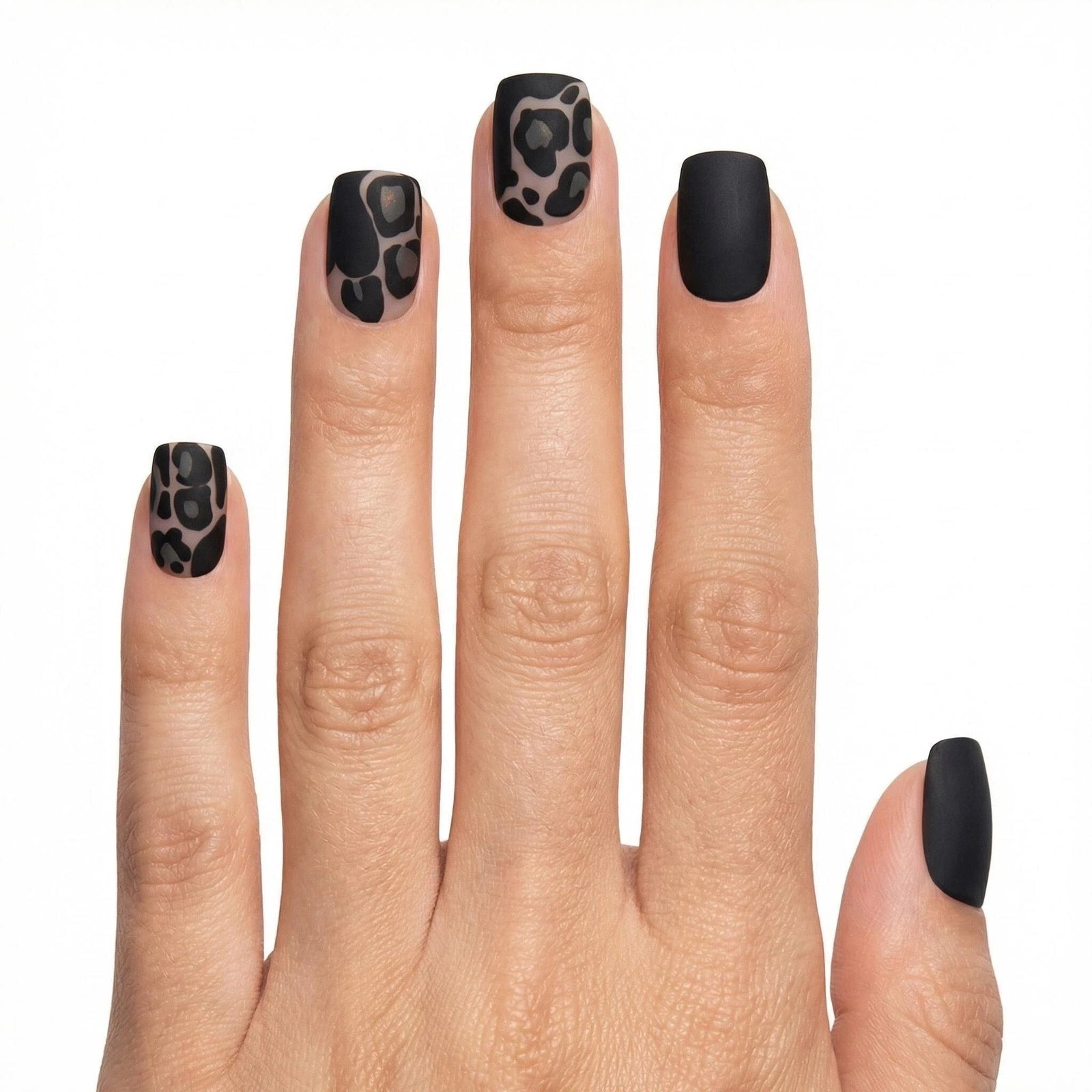 24pcs/Set Matte Black Leopard Print Short Style Press-On Nails