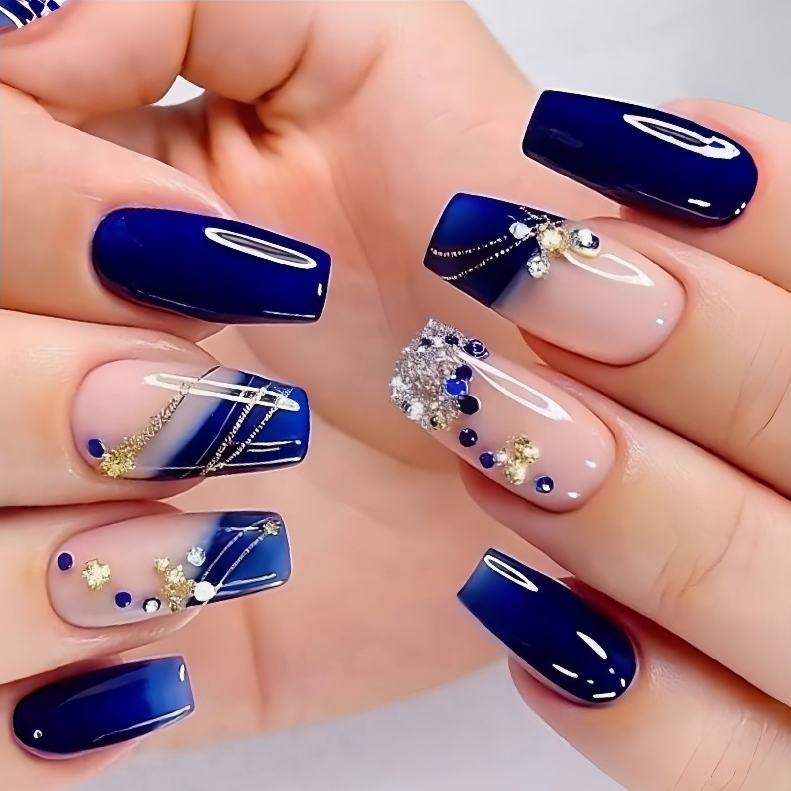 24pcs/Set Blue Crystals Press-On Nails