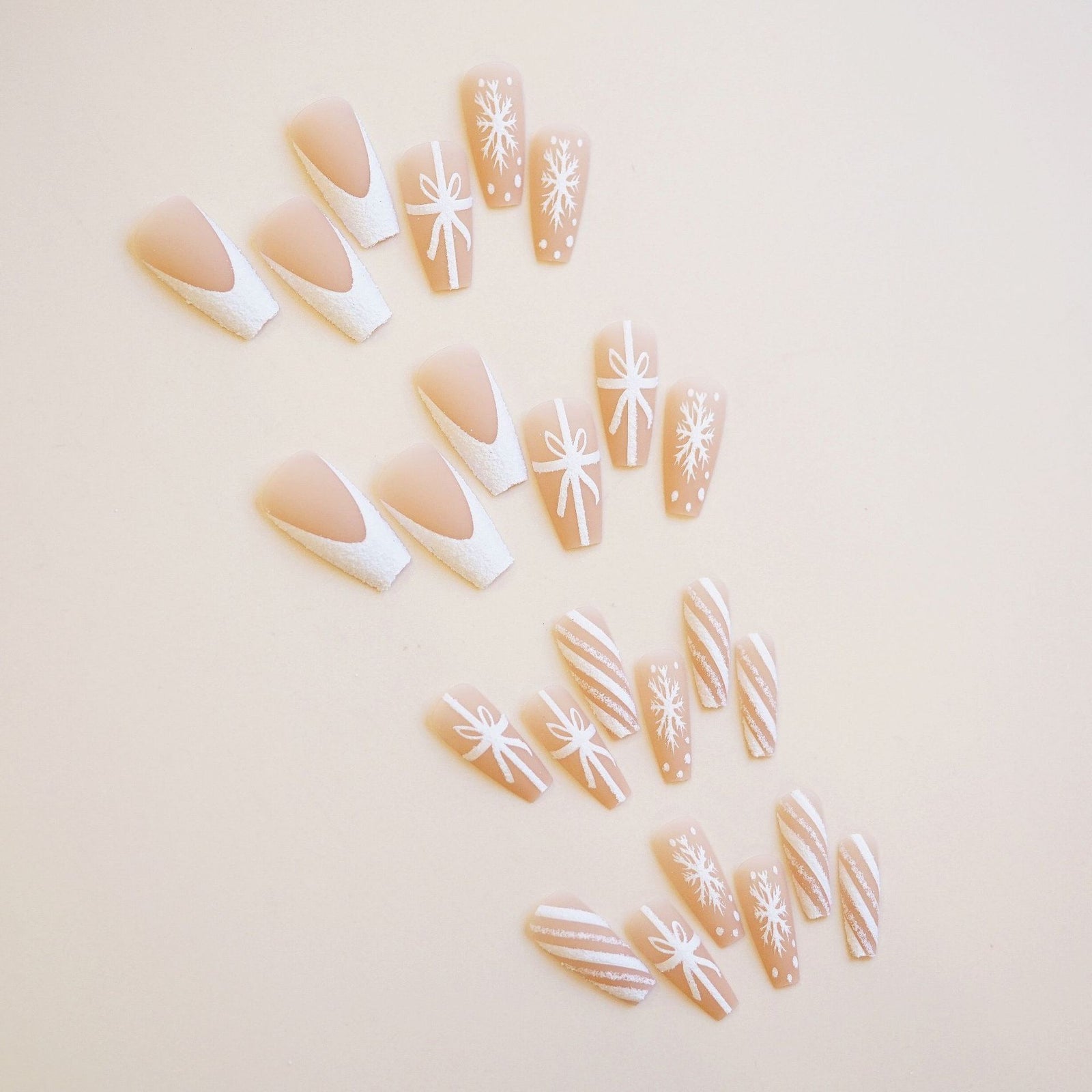 24pcs/Set Christmas White French with Snowflake & Bow Press-On Nails