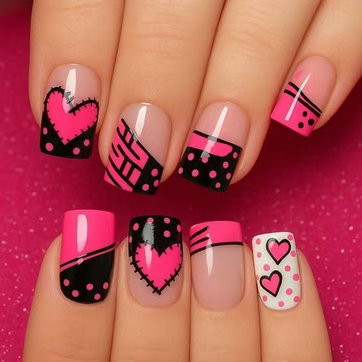 24pcs/Set Short Black-Pink Polka Dot Valentine's Heart Press On Nails