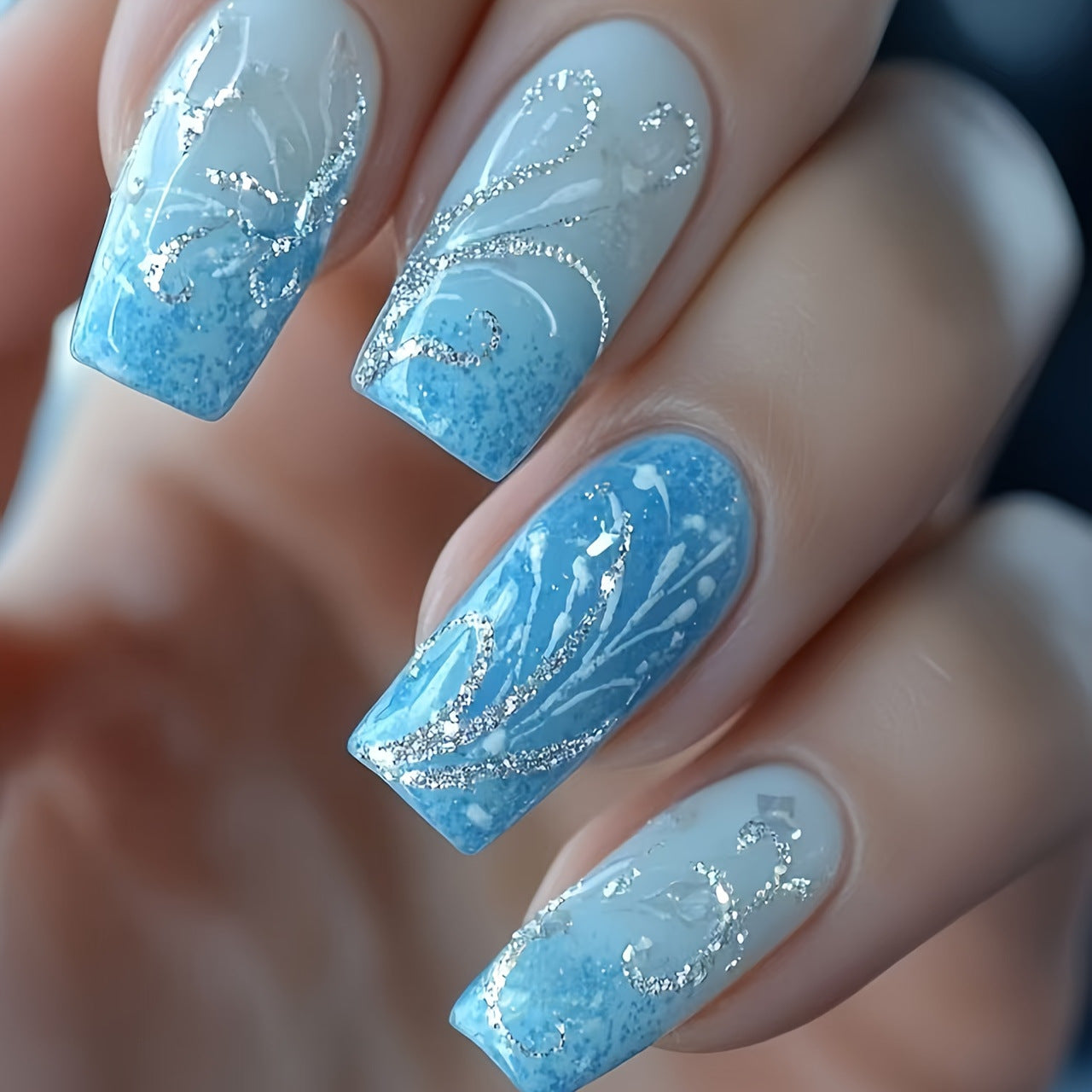 24pcs/Set Icy Blue Clear Tone with Silver Glitter Lines Press-On Nails