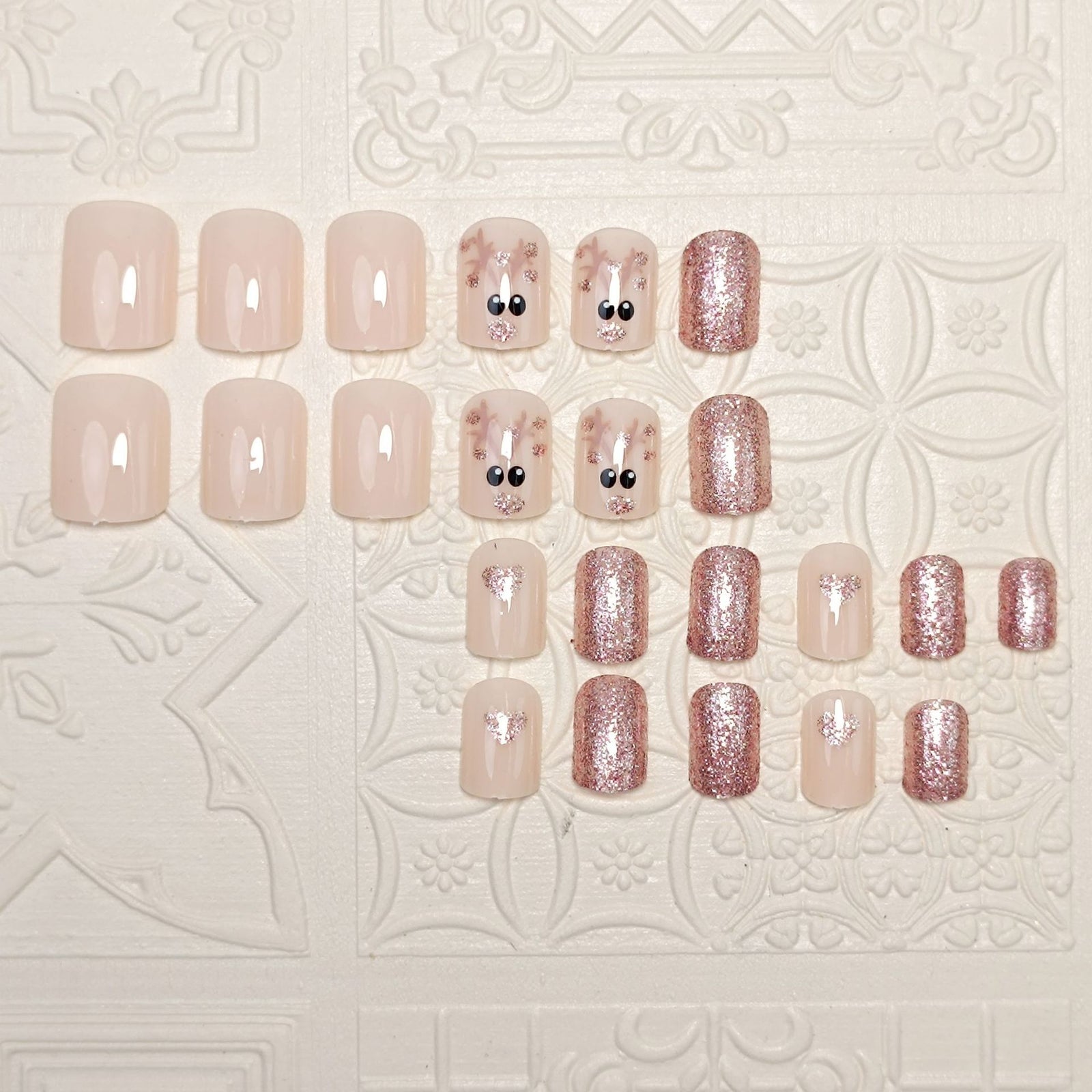 24pcs/Set Short Christmas Glitter Fawn Press-On Nails