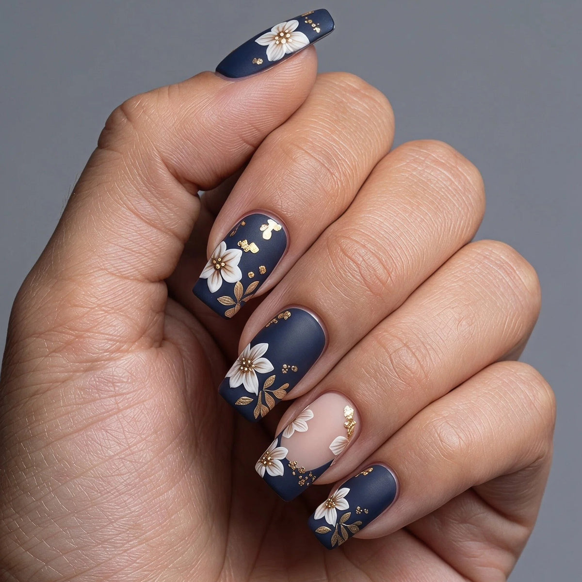 24pcs/Set Navy Blue with White Flowers & Gold Stamens Press-On Nails
