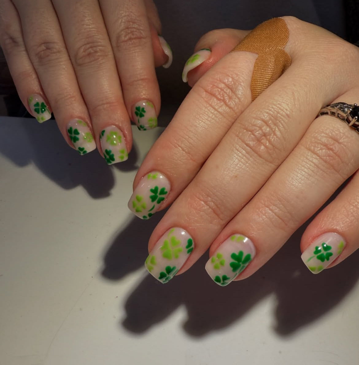 24pcs/Set Short Square Yellow-Green Clover Press On Nails