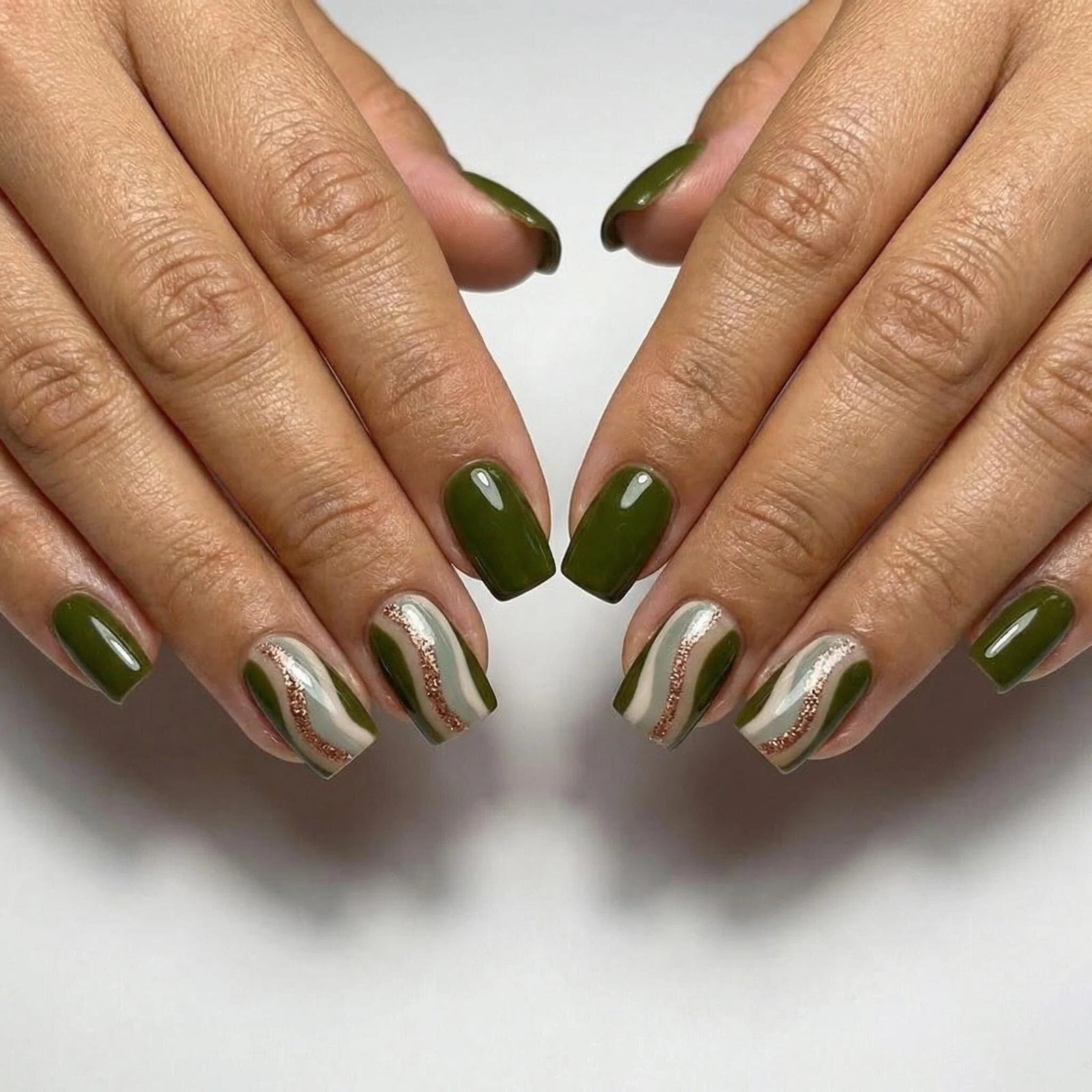 24pcs/Set Green Glitter Ripple Short Press On Nails
