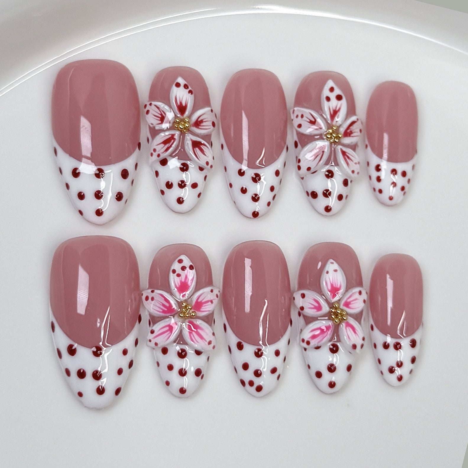 (Handmade) 10pcs/Set 3D Sculpted Polka Dot French Press-On Nails