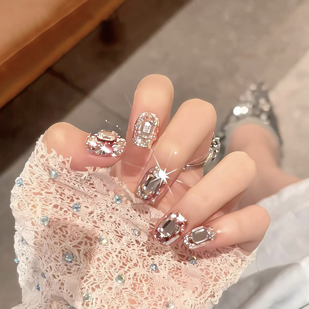(Handmade) 10pcs/Set Full Rhinestone Ultra Glitter Short Press-On Nails