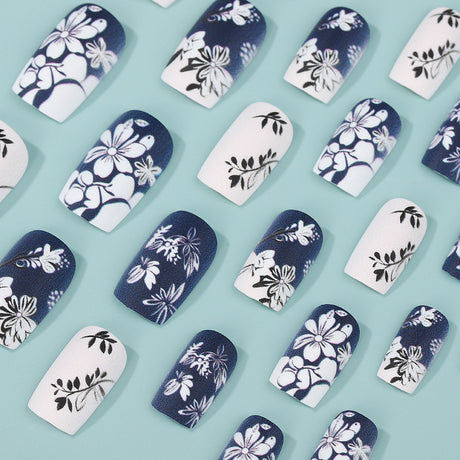 24pcs/Set Black & White Floral Press-On Nails
