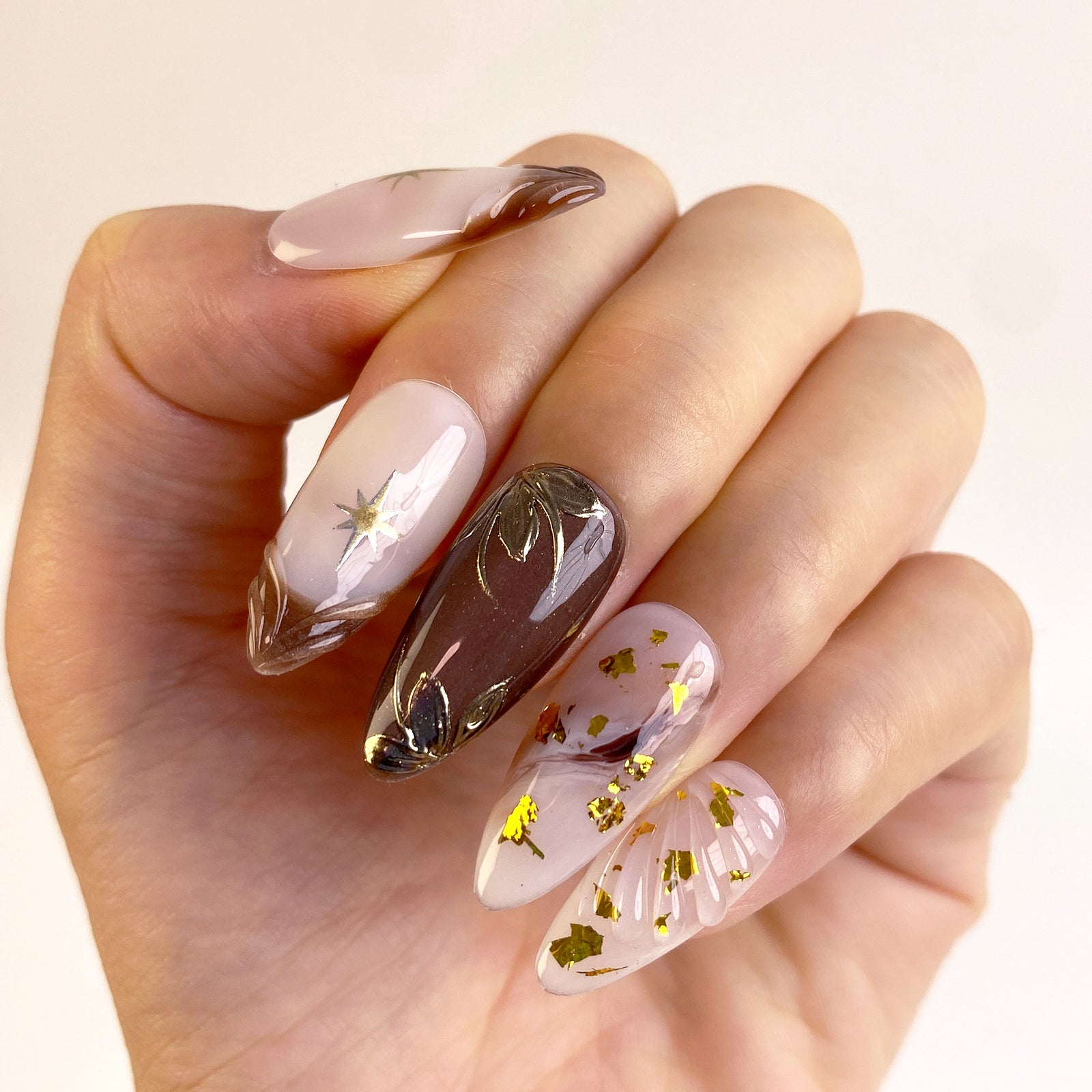 (Handmade) 10pcs/Set Brown Cat Eye French Nails with Golden Flowers Press-On Nails